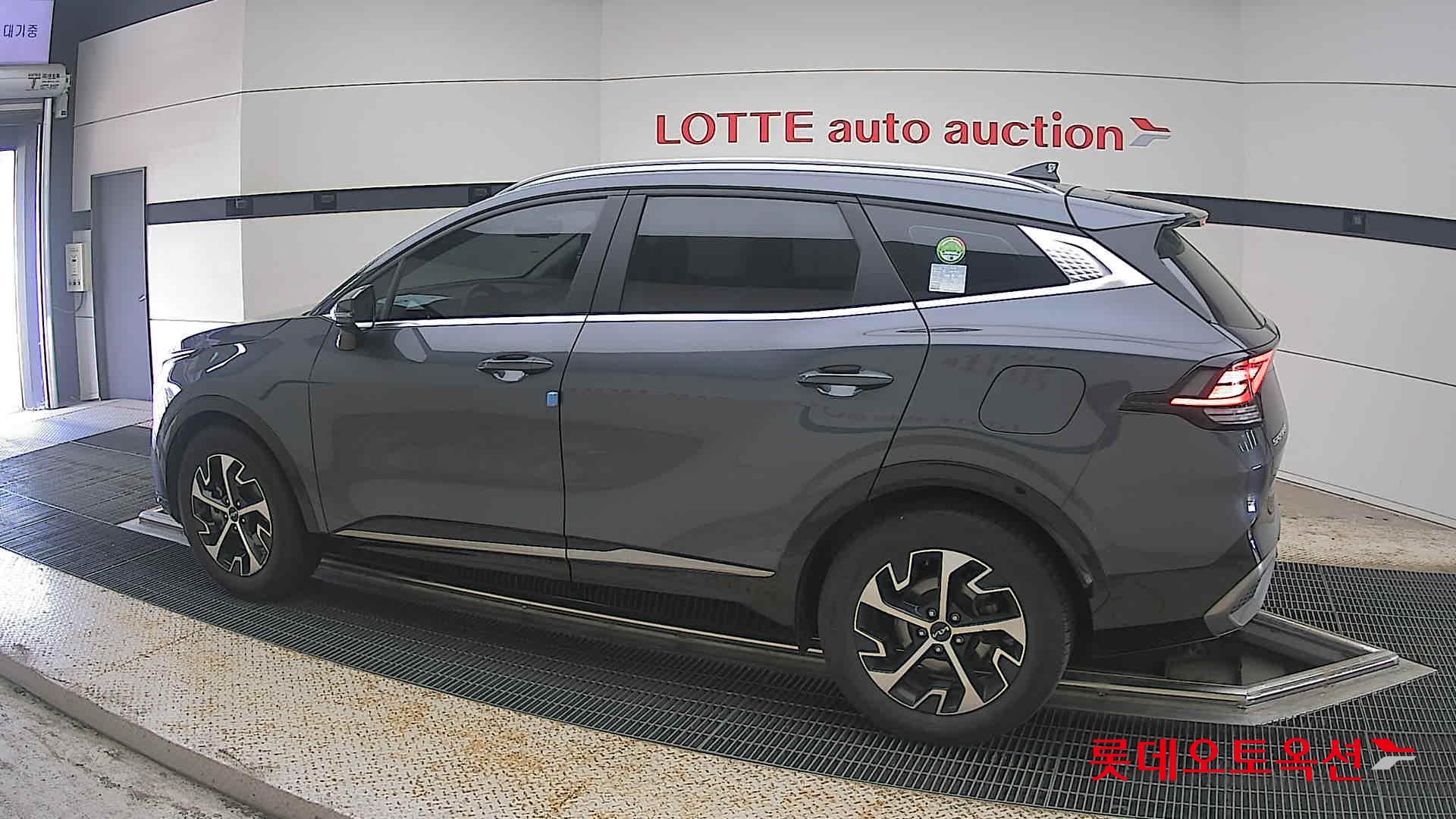 2022 - kia sportage