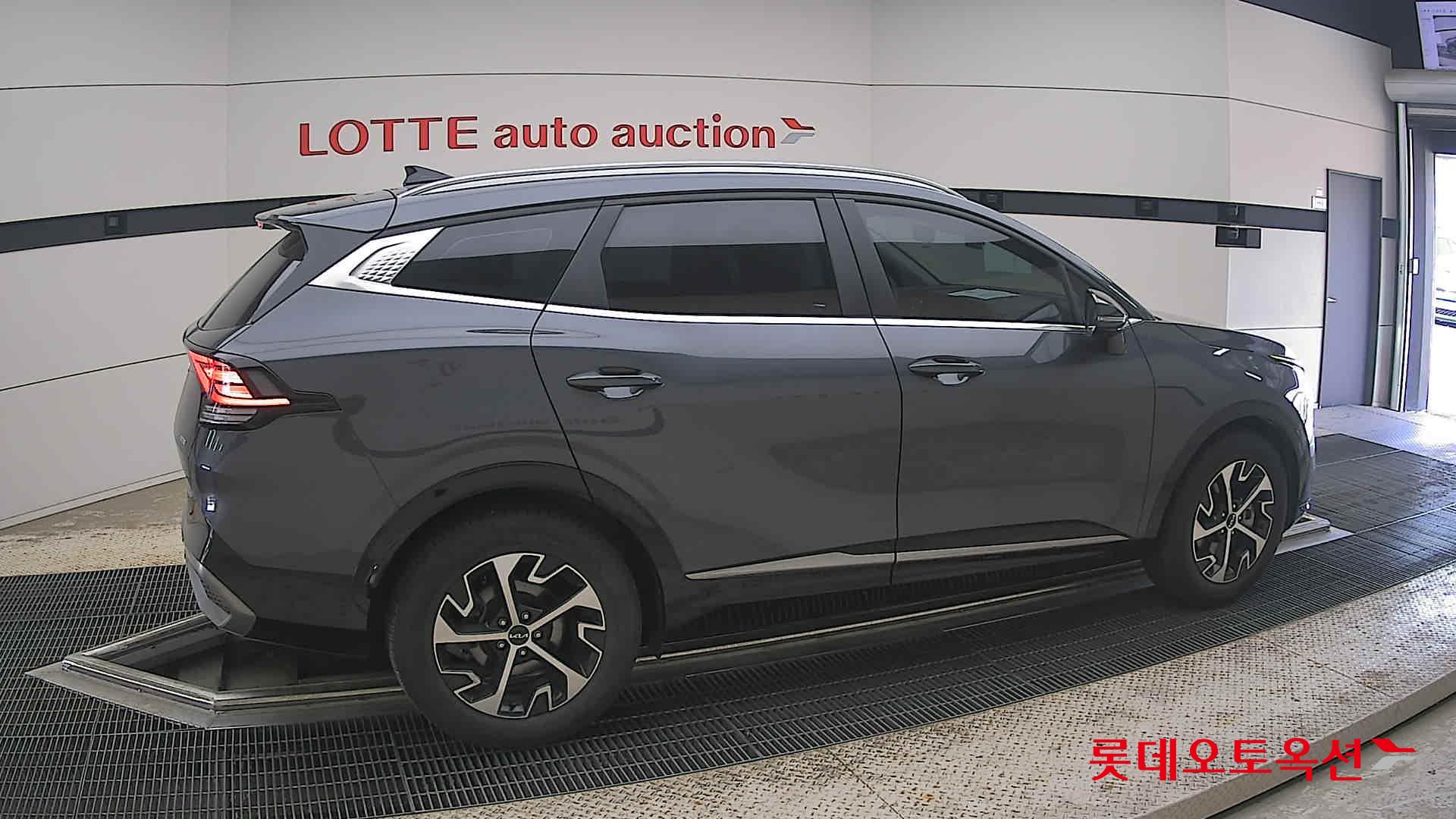 2022 - kia sportage