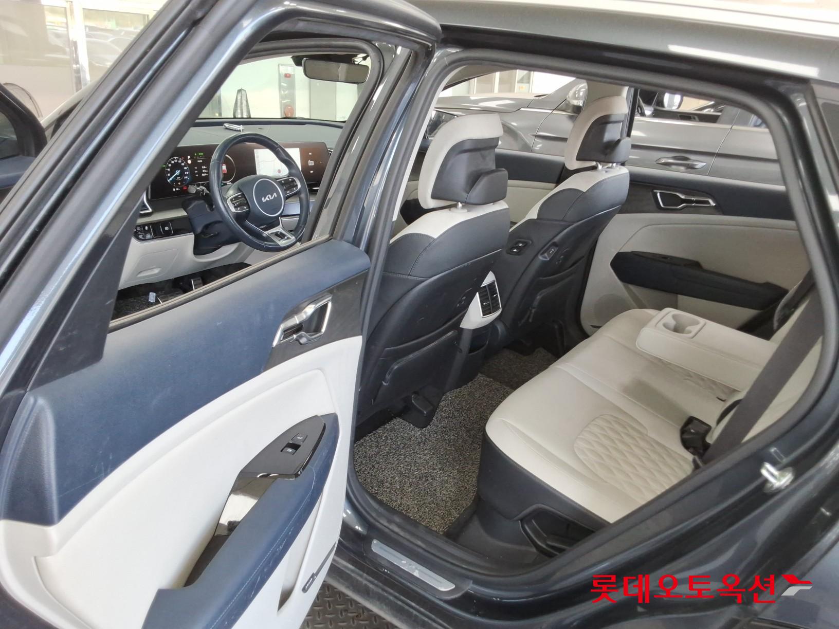 2022 - kia sportage