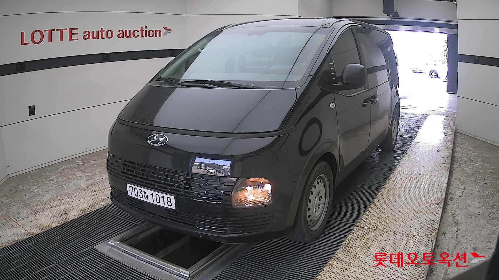 2022 - hyundai staria