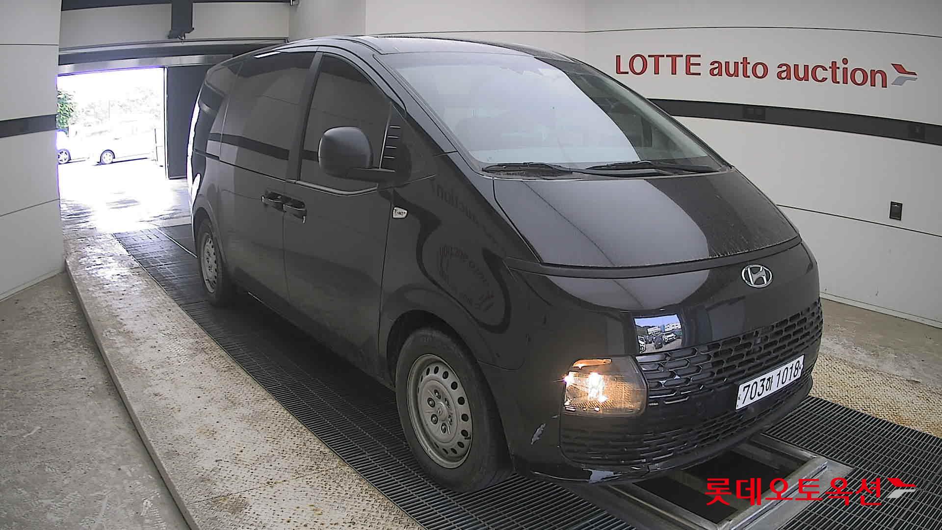 2022 - hyundai staria