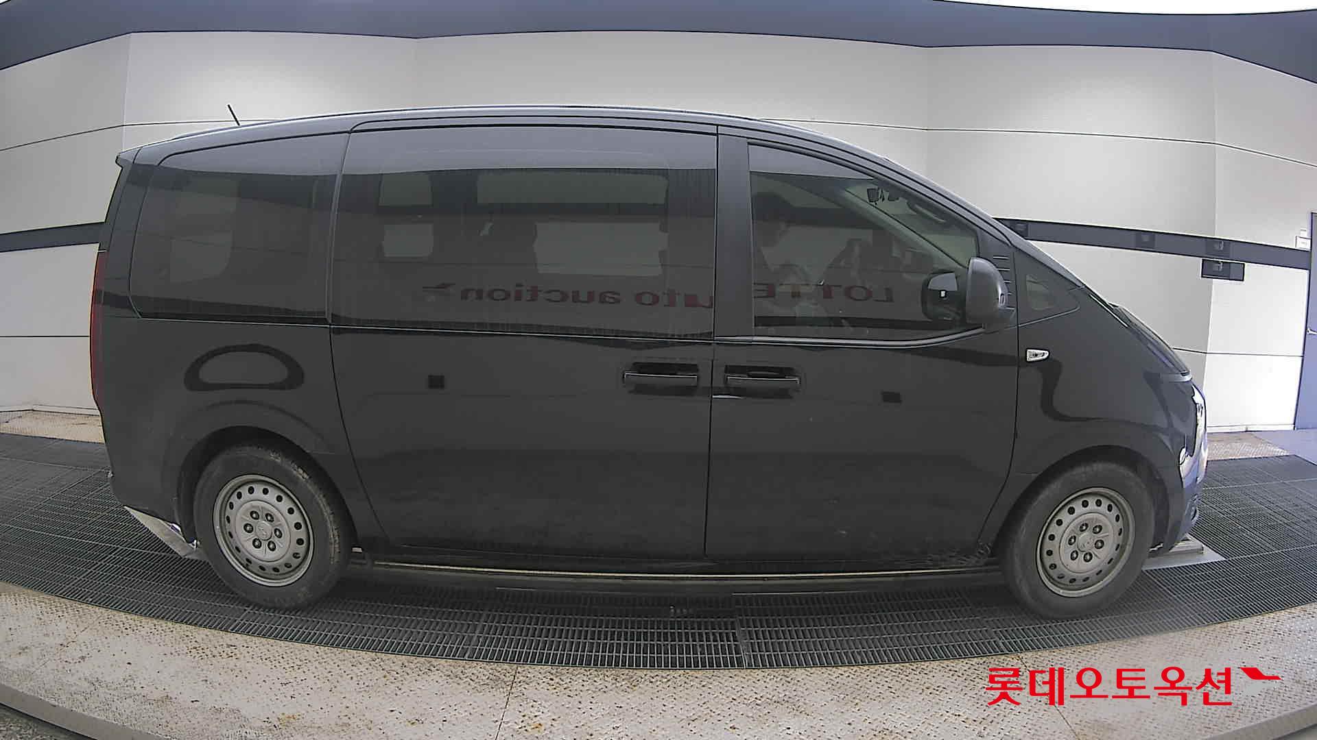 2022 - hyundai staria