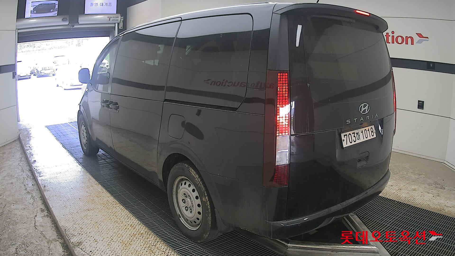 2022 - hyundai staria