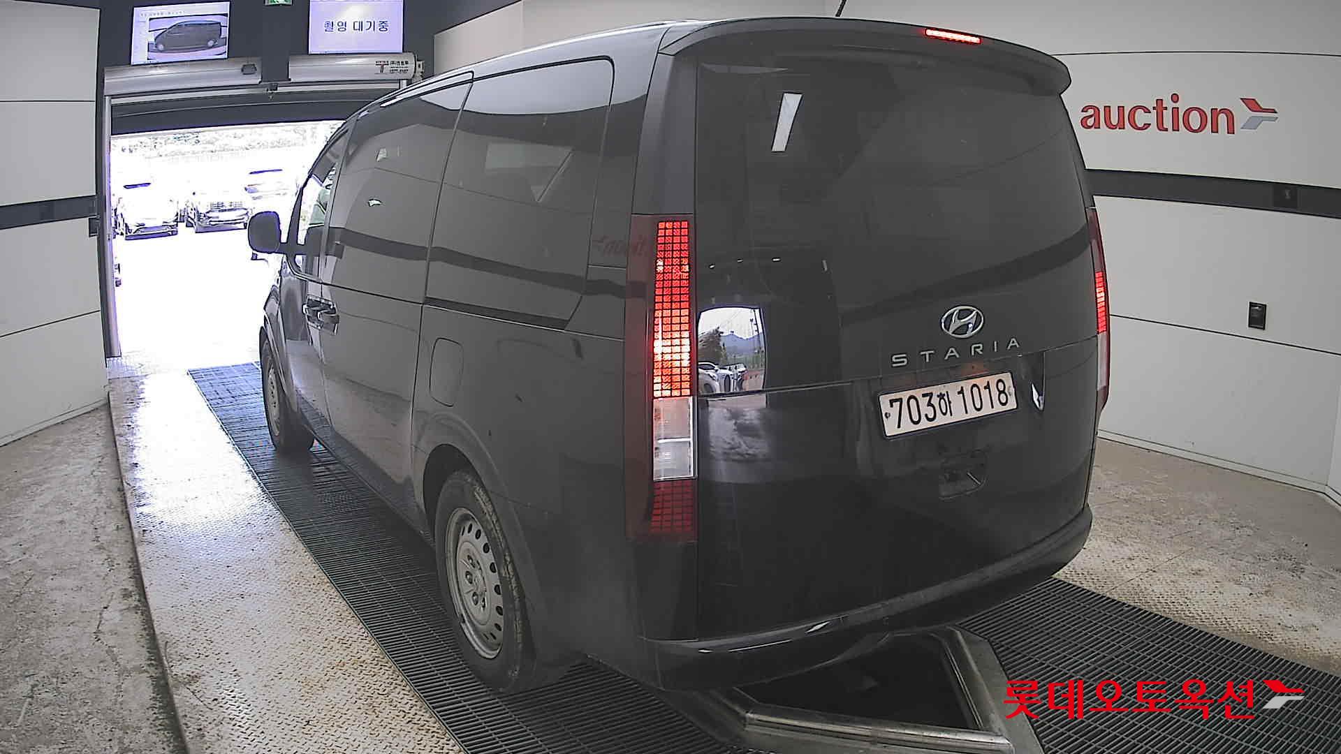 2022 - hyundai staria