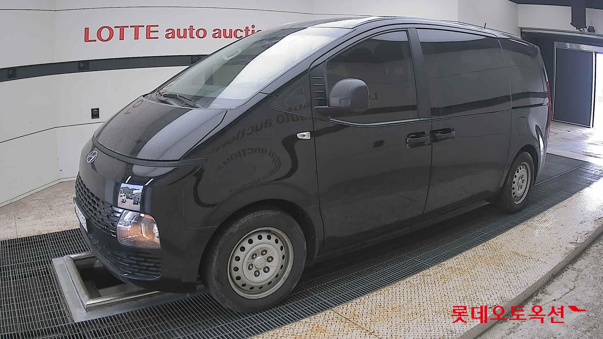 2022 - hyundai staria