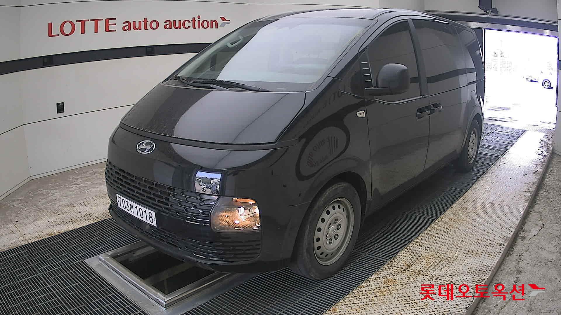 2022 - hyundai staria
