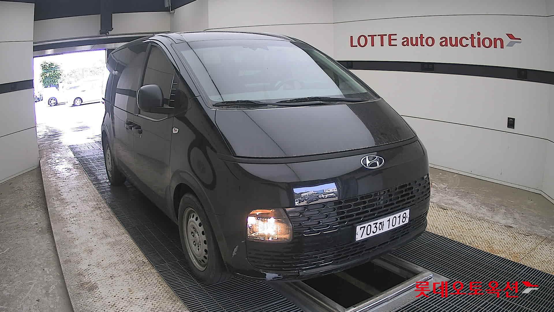2022 - hyundai staria