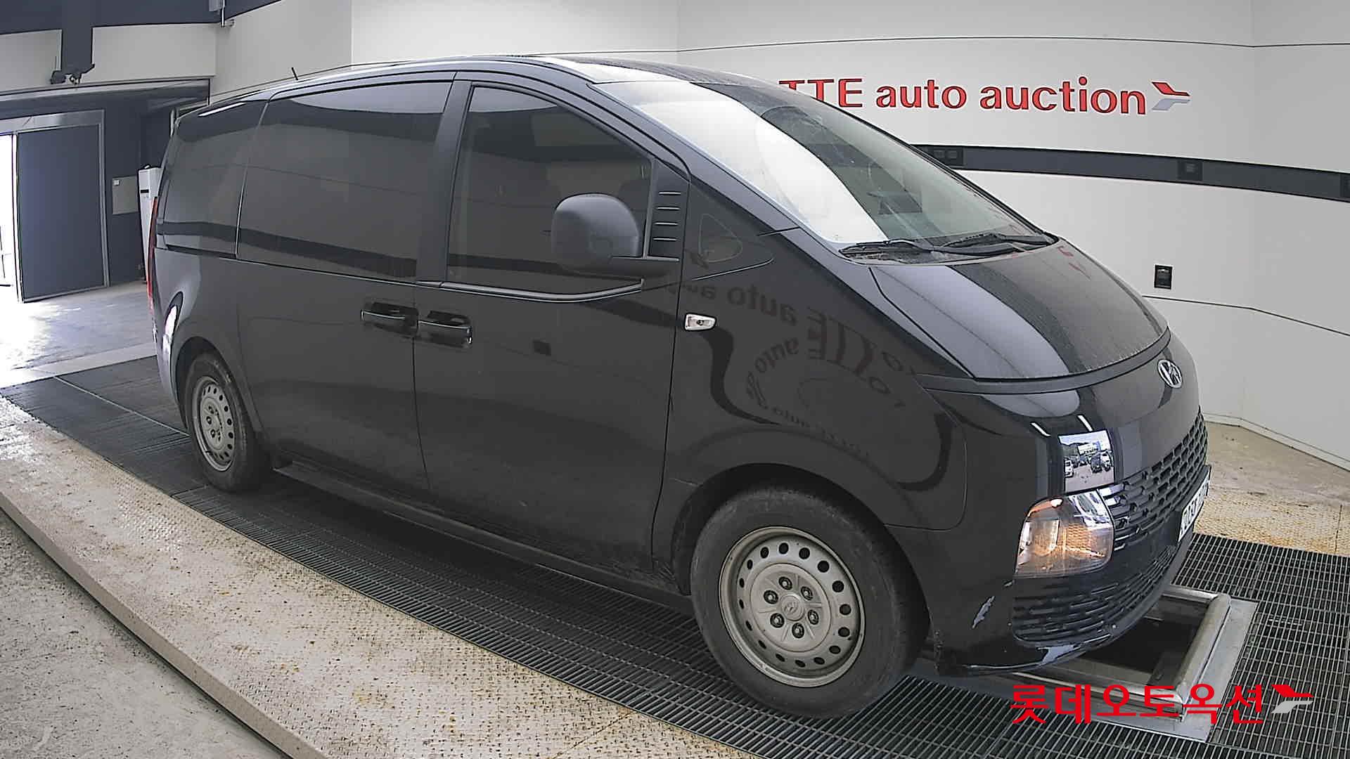 2022 - hyundai staria