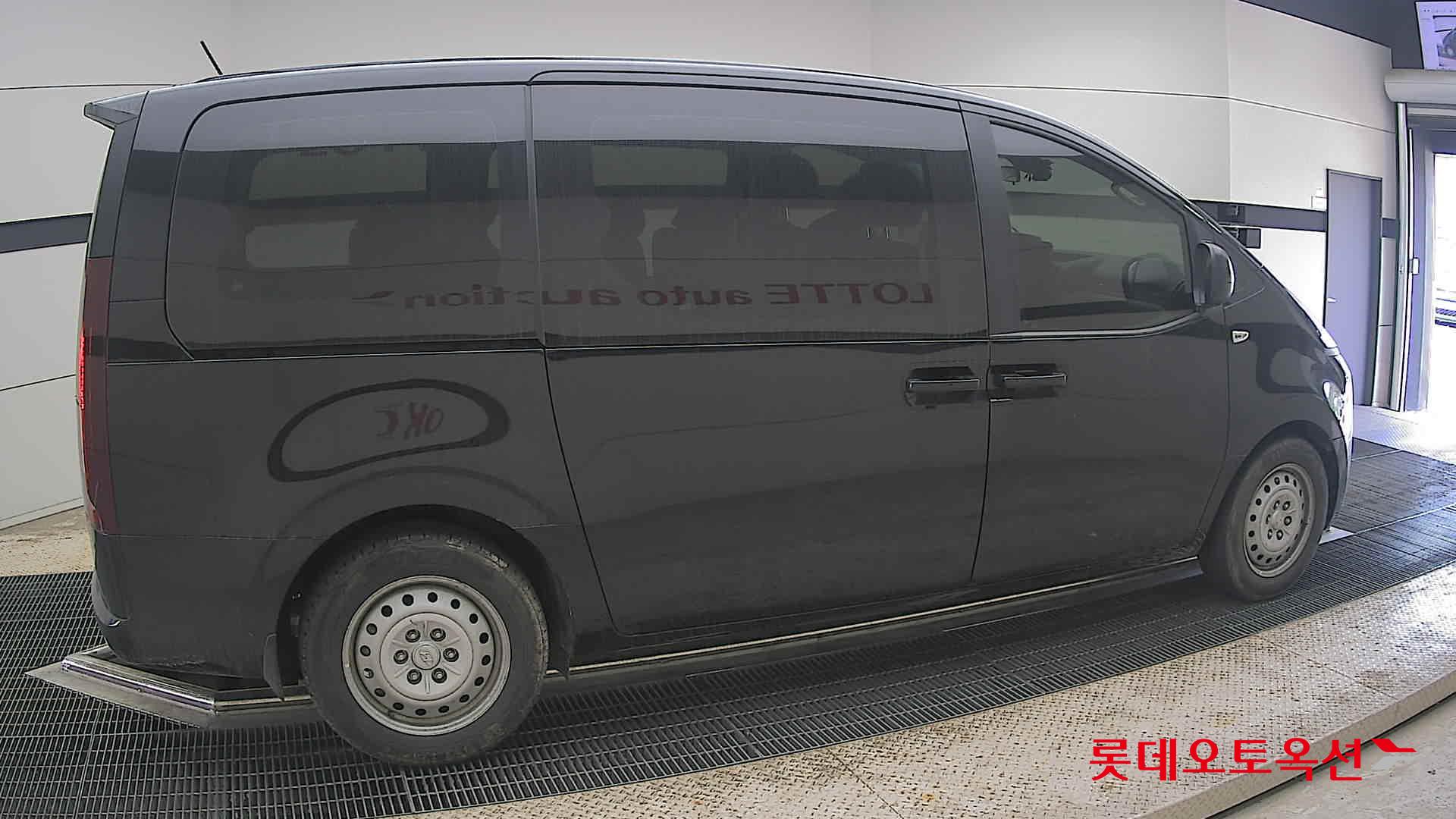 2022 - hyundai staria