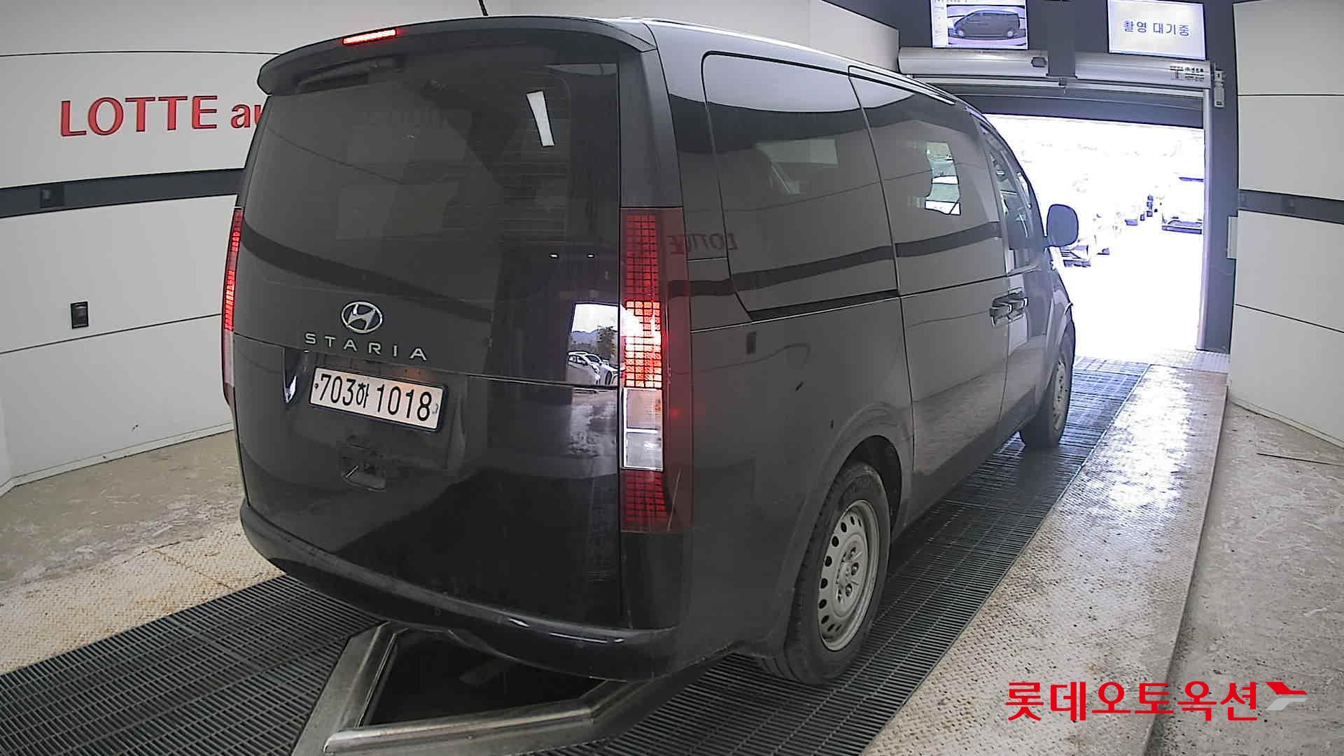 2022 - hyundai staria
