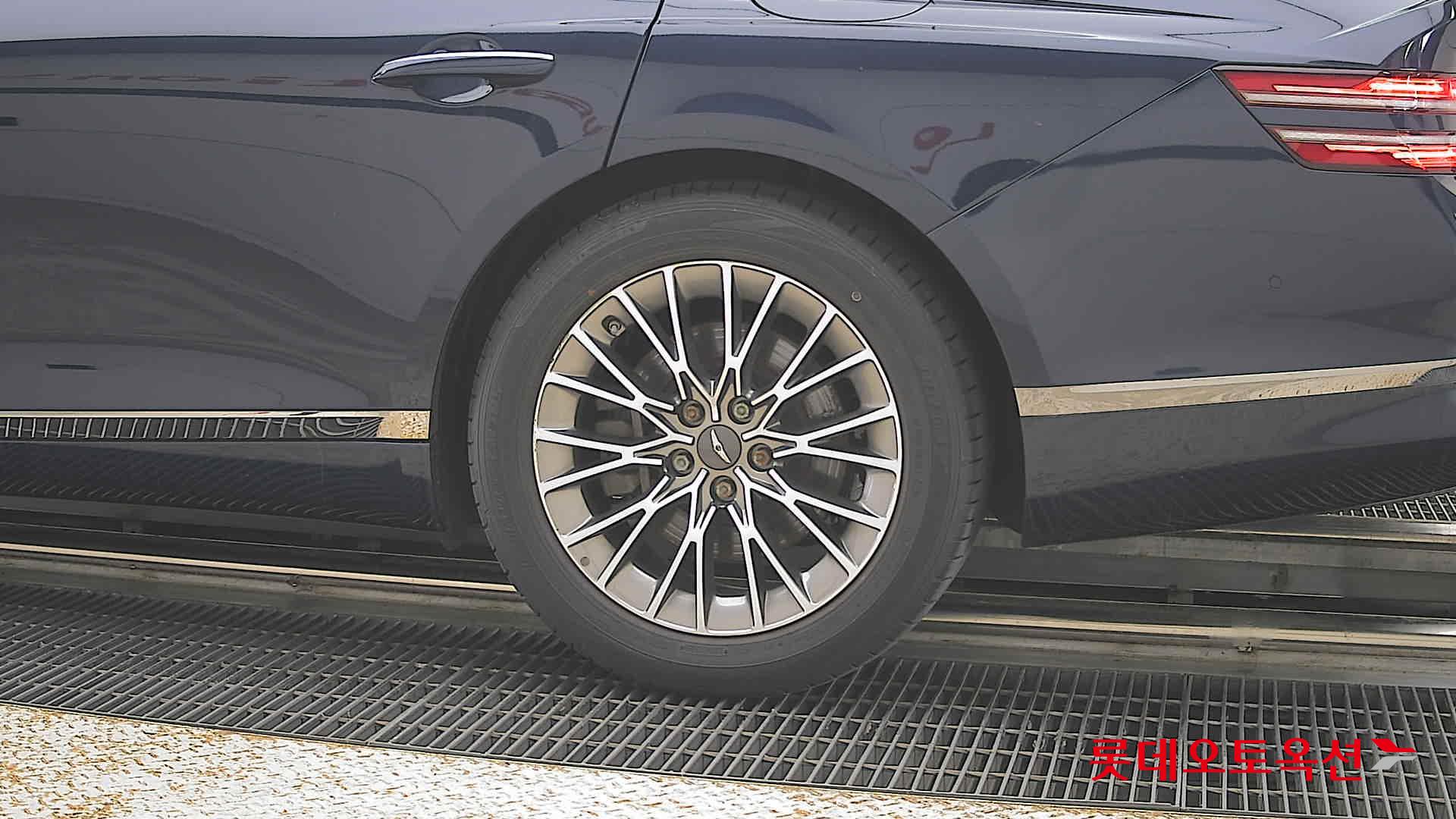 2021 - genesis g80