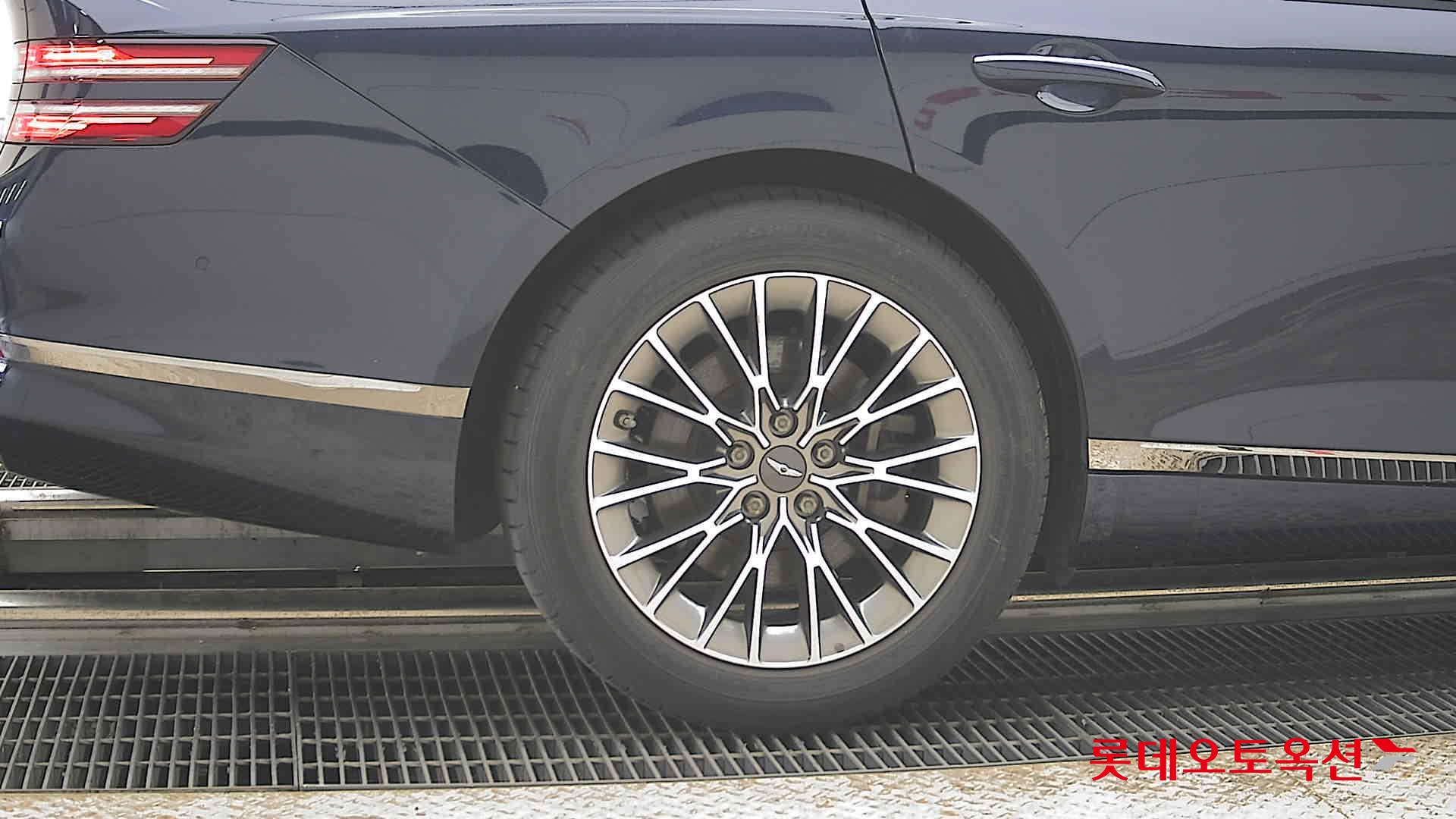 2021 - genesis g80