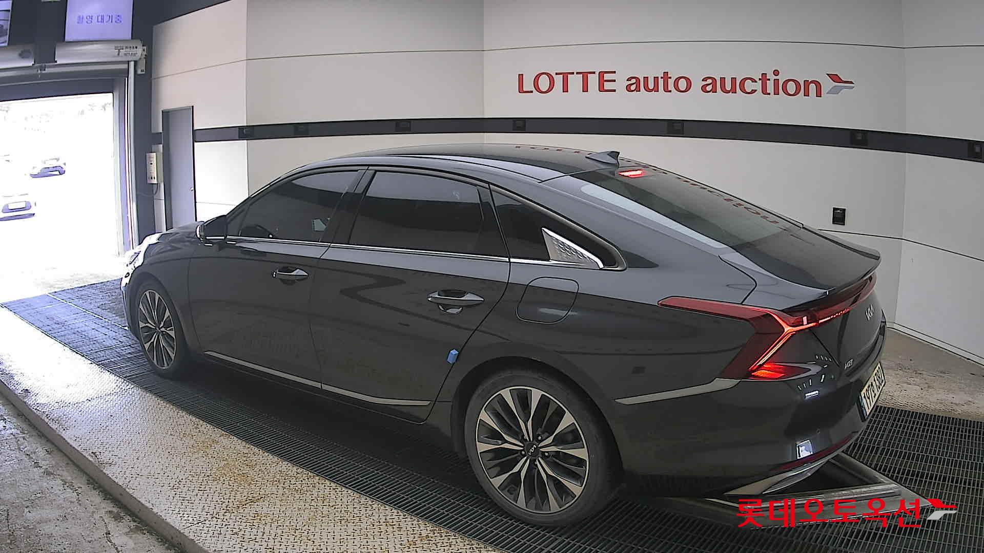 2022 - kia k8