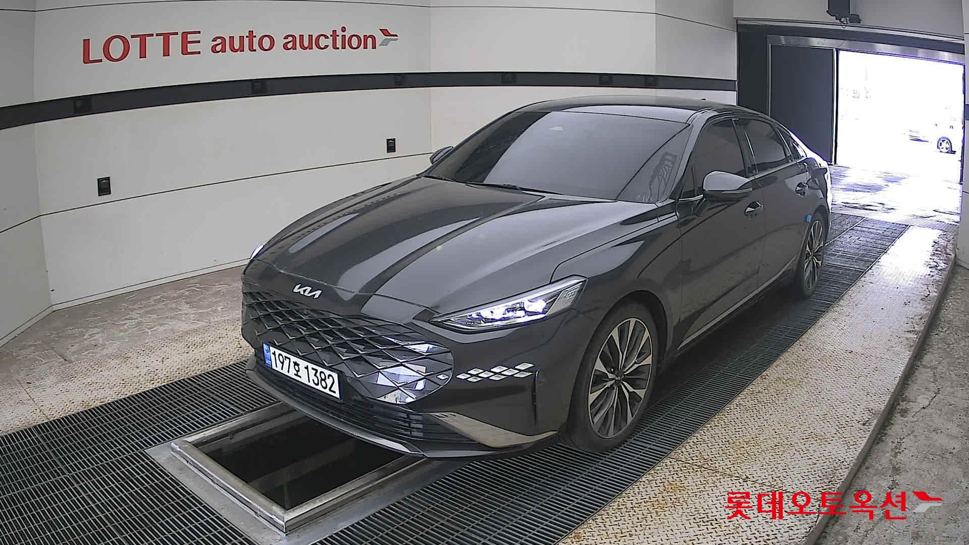 2022 - kia k8