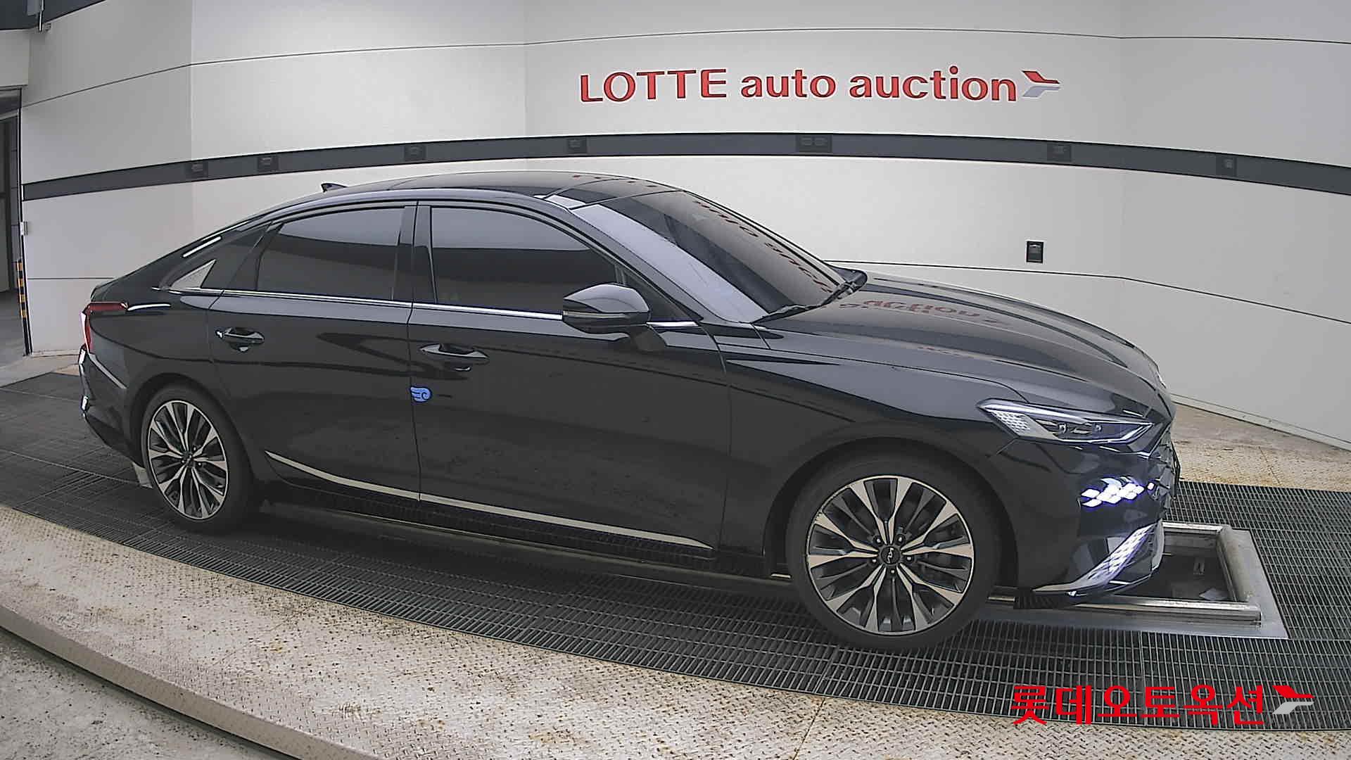 2022 - kia k8