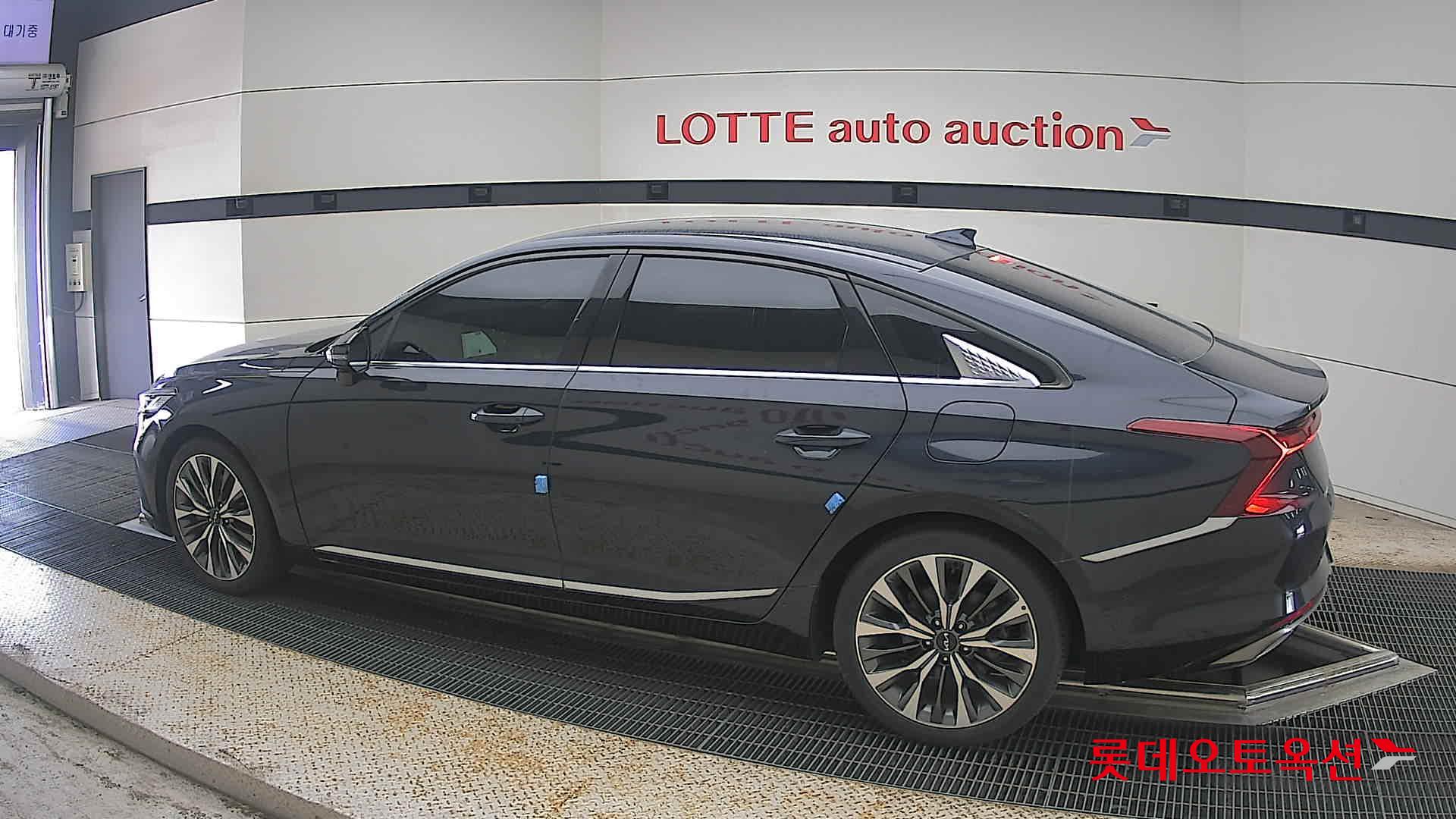 2022 - kia k8