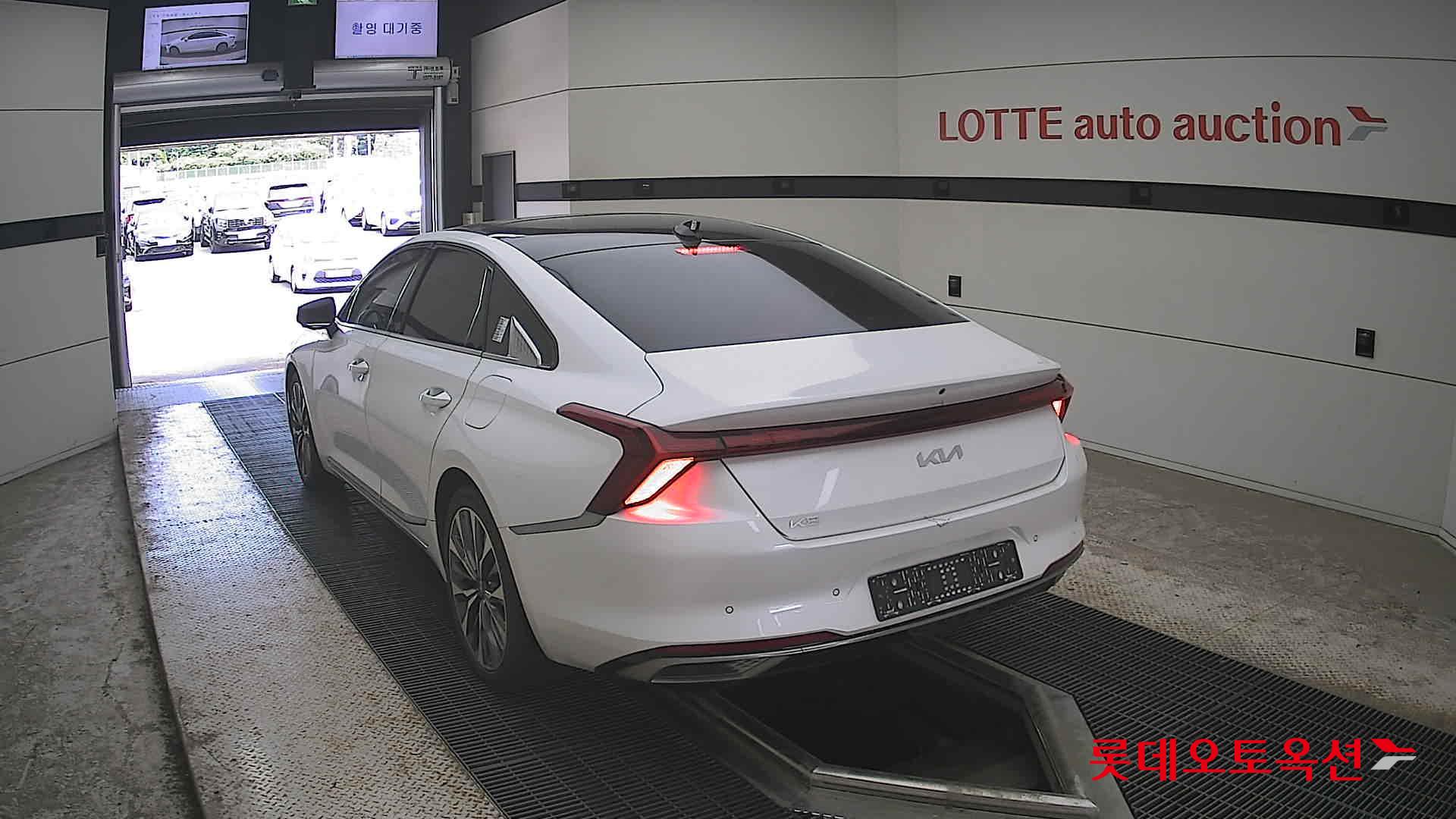 2022 - kia k8