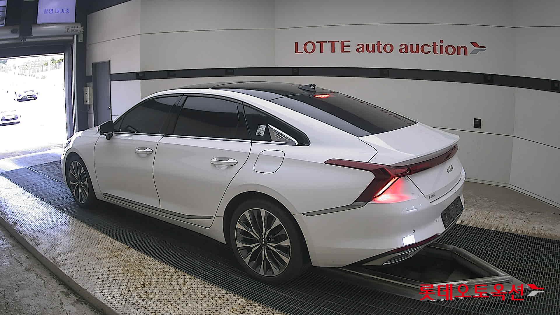 2022 - kia k8