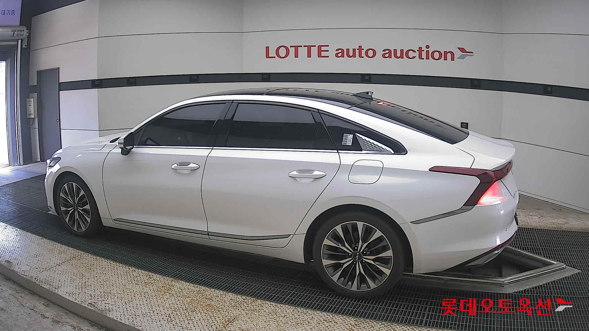 2022 - kia k8