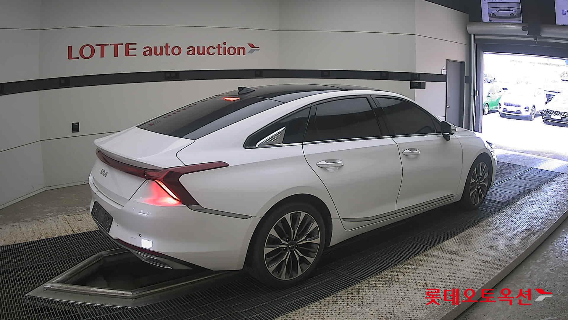 2022 - kia k8