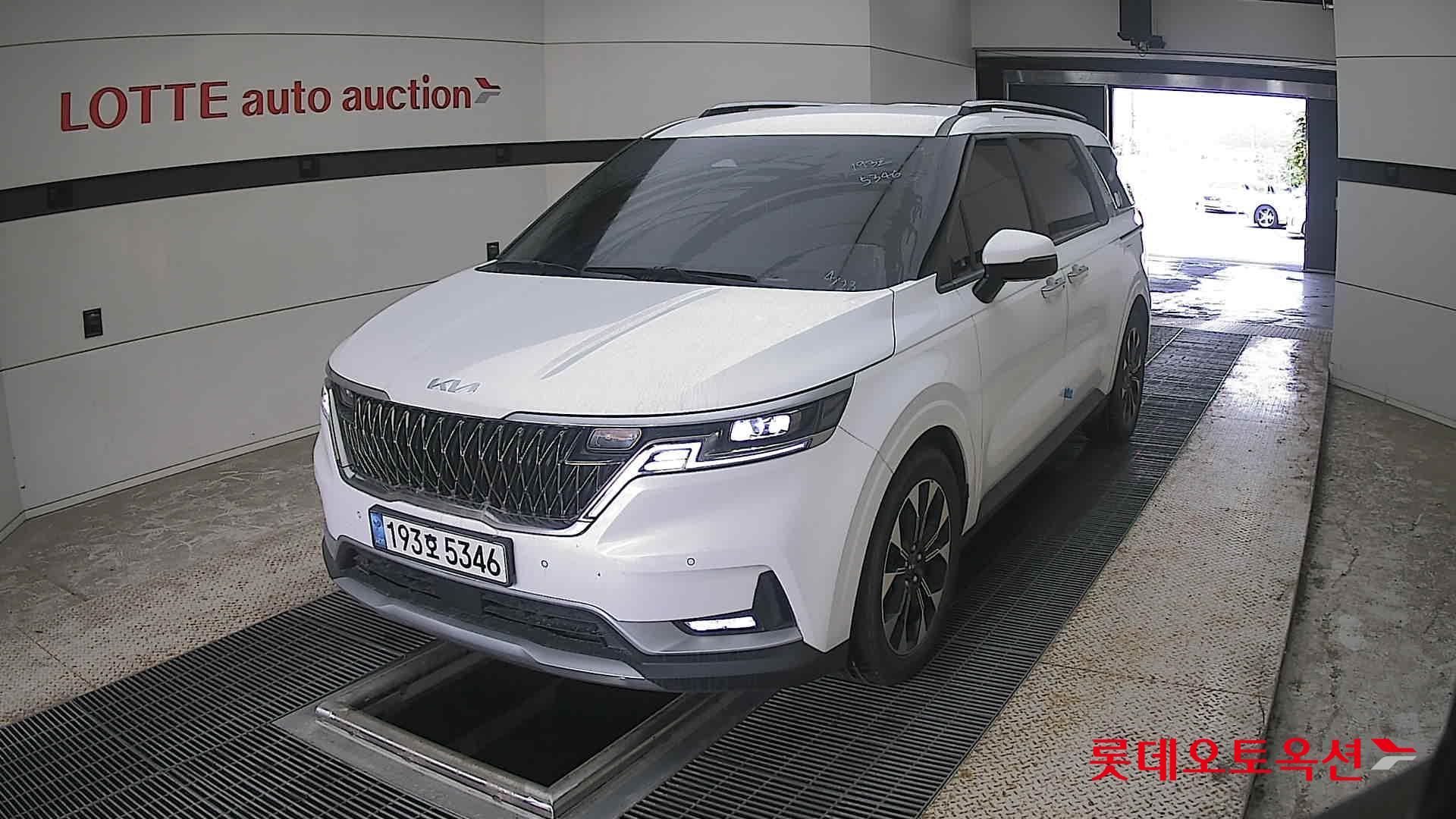 2023 - kia carnival