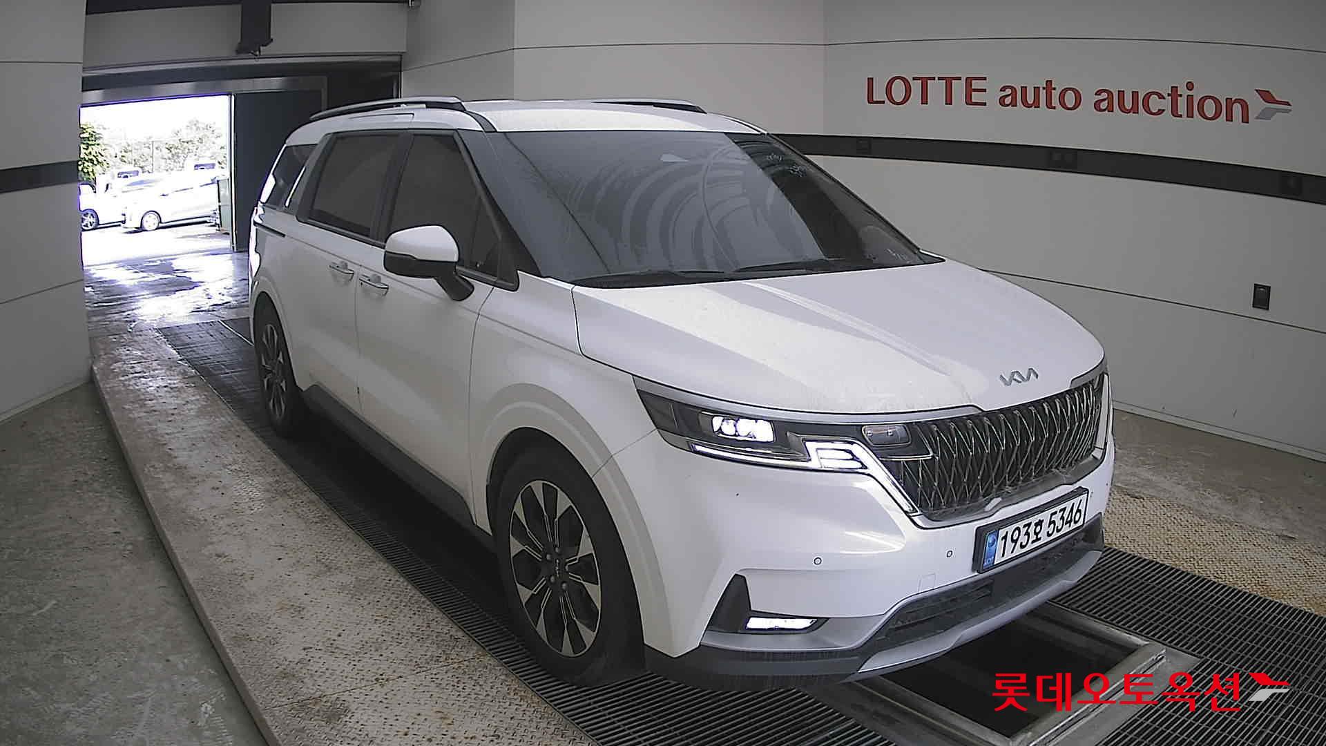 2023 - kia carnival
