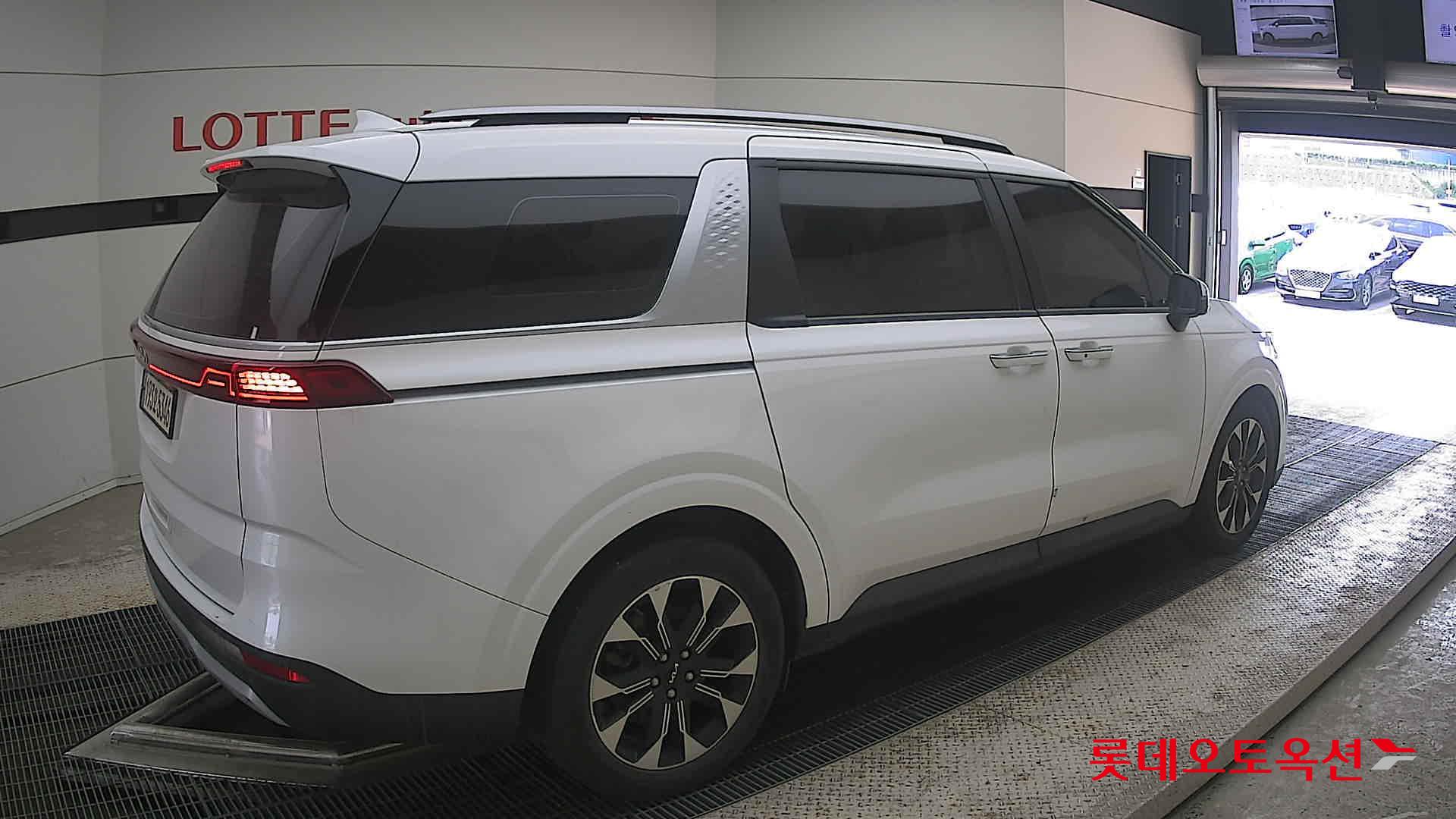 2023 - kia carnival