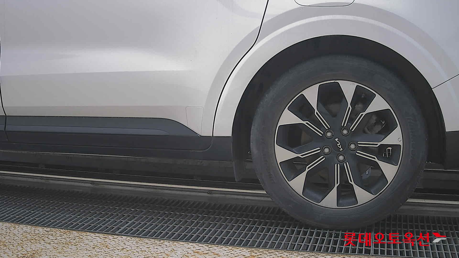 2023 - kia carnival