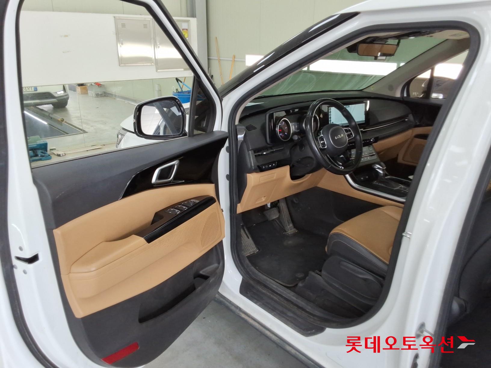 2023 - kia carnival