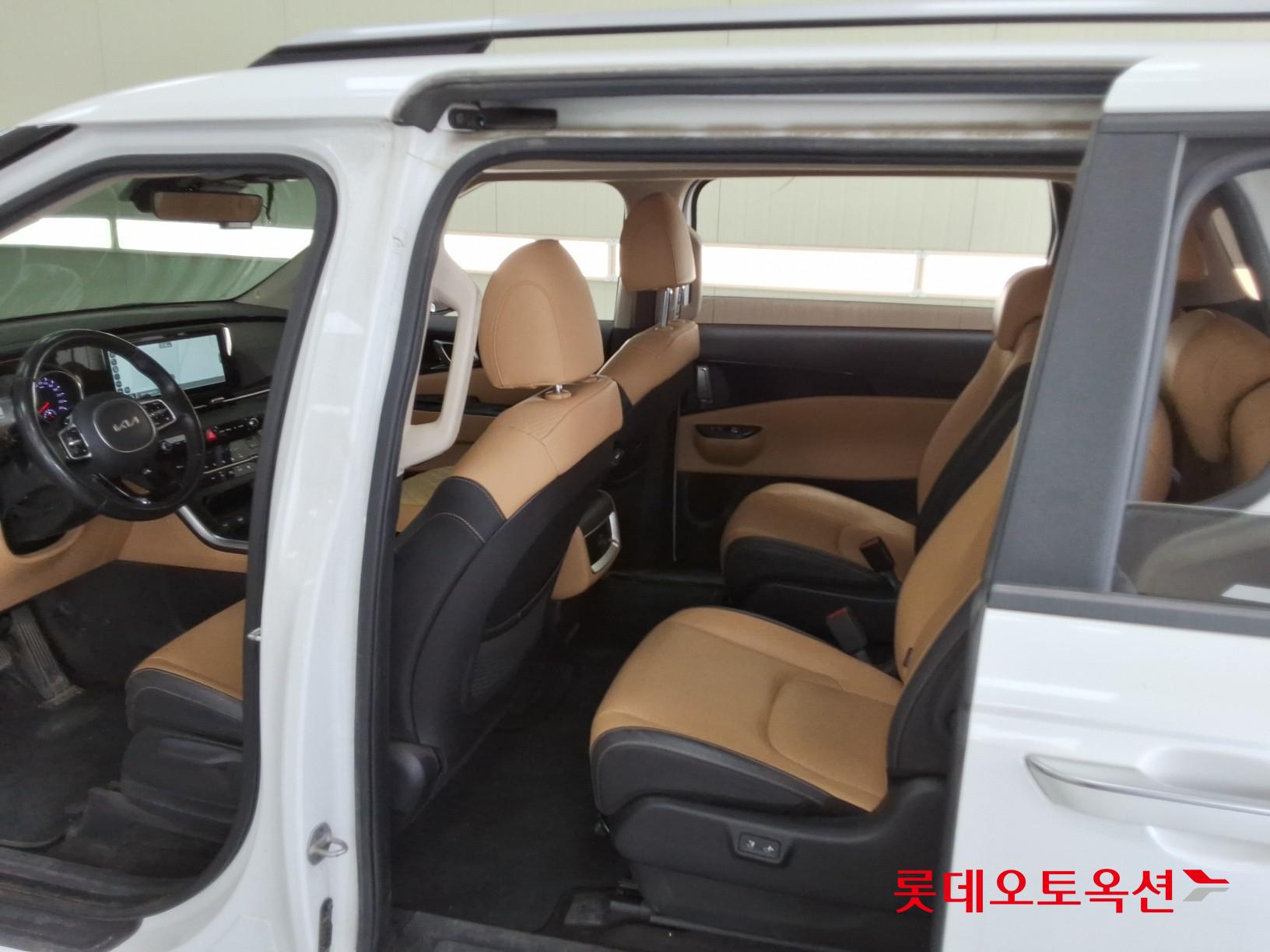 2023 - kia carnival