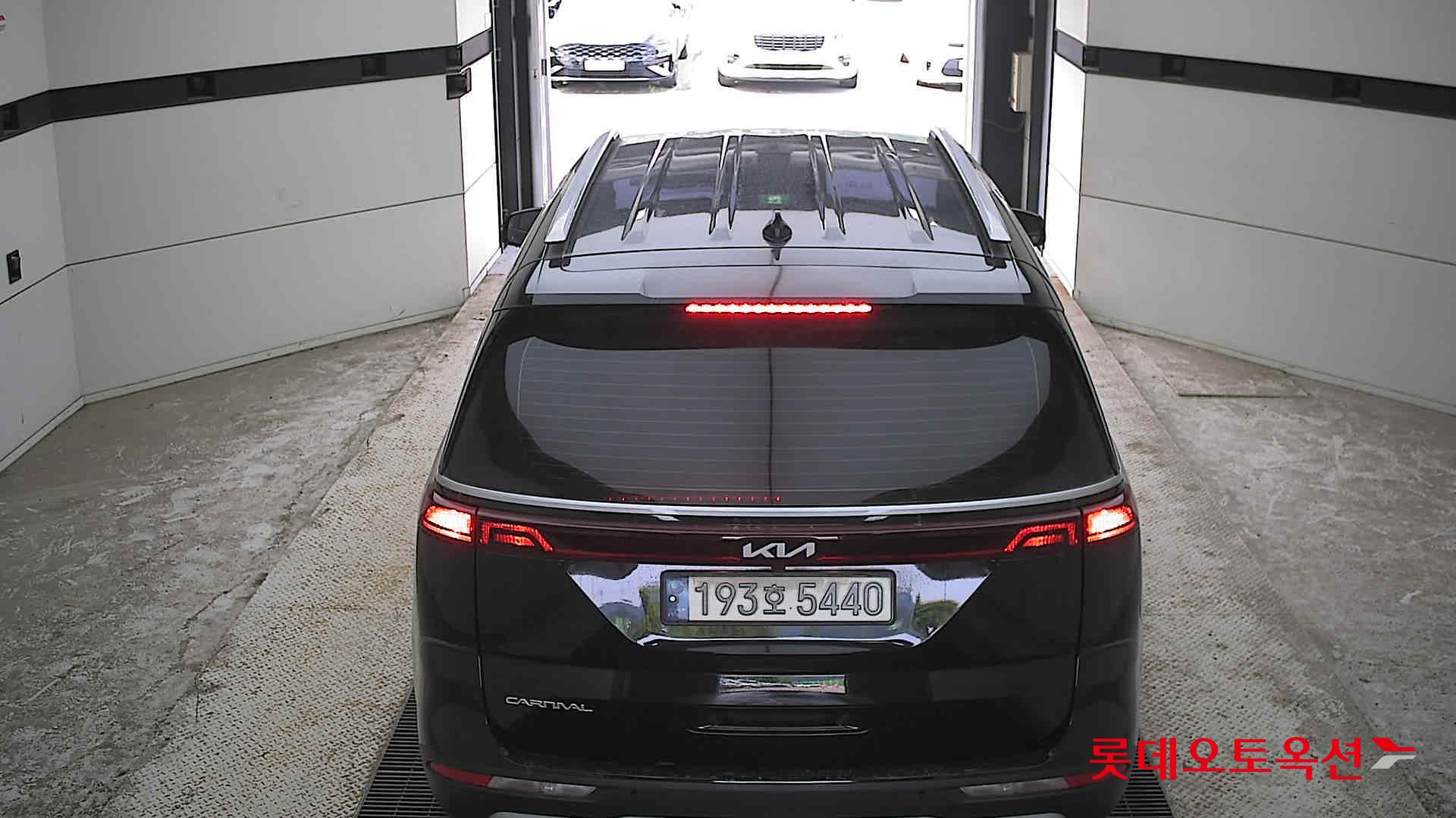 2023 - kia carnival