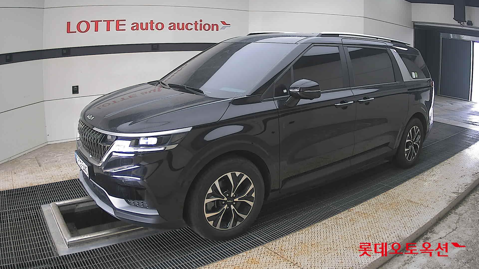 2023 - kia carnival