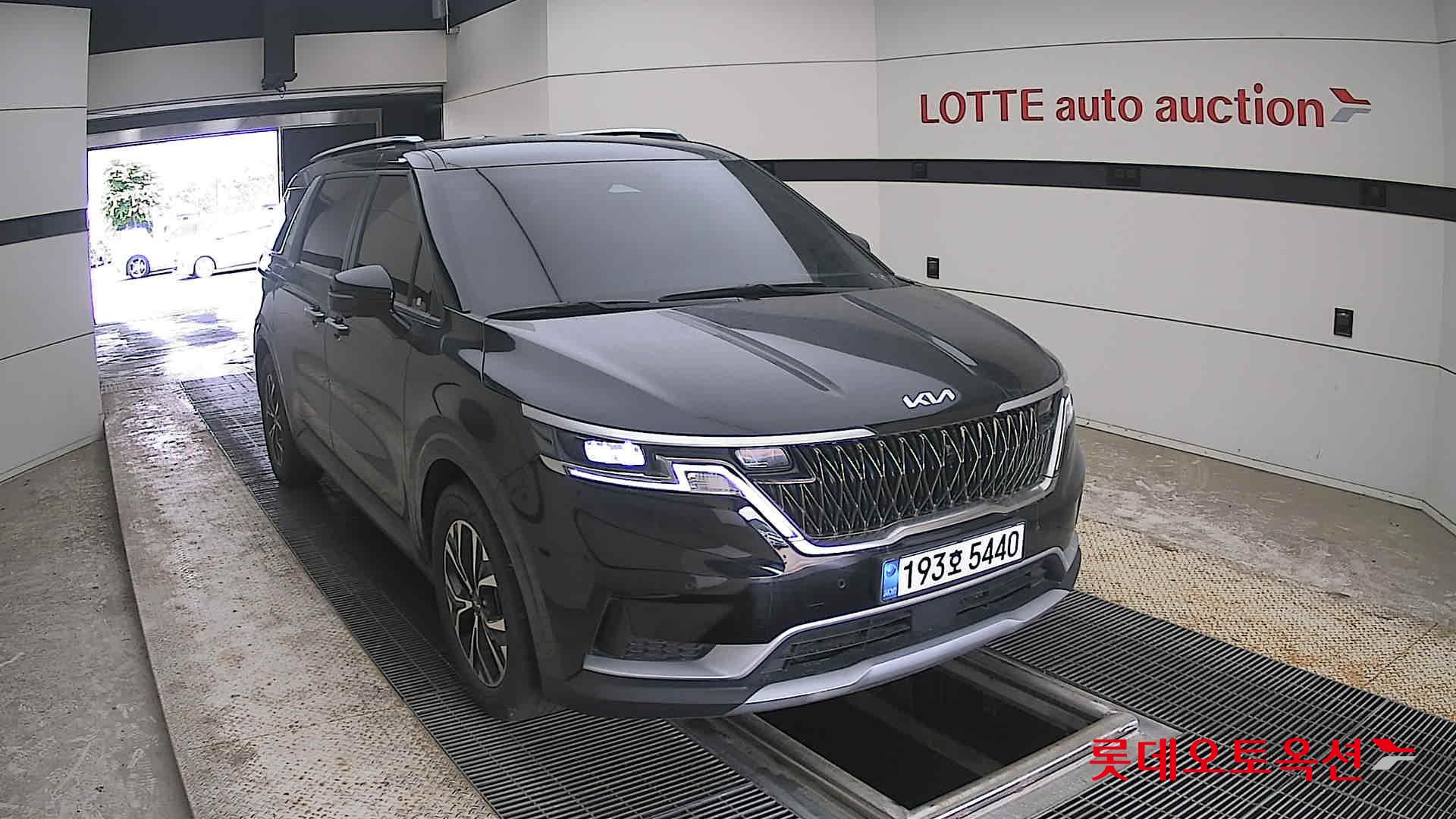 2023 - kia carnival