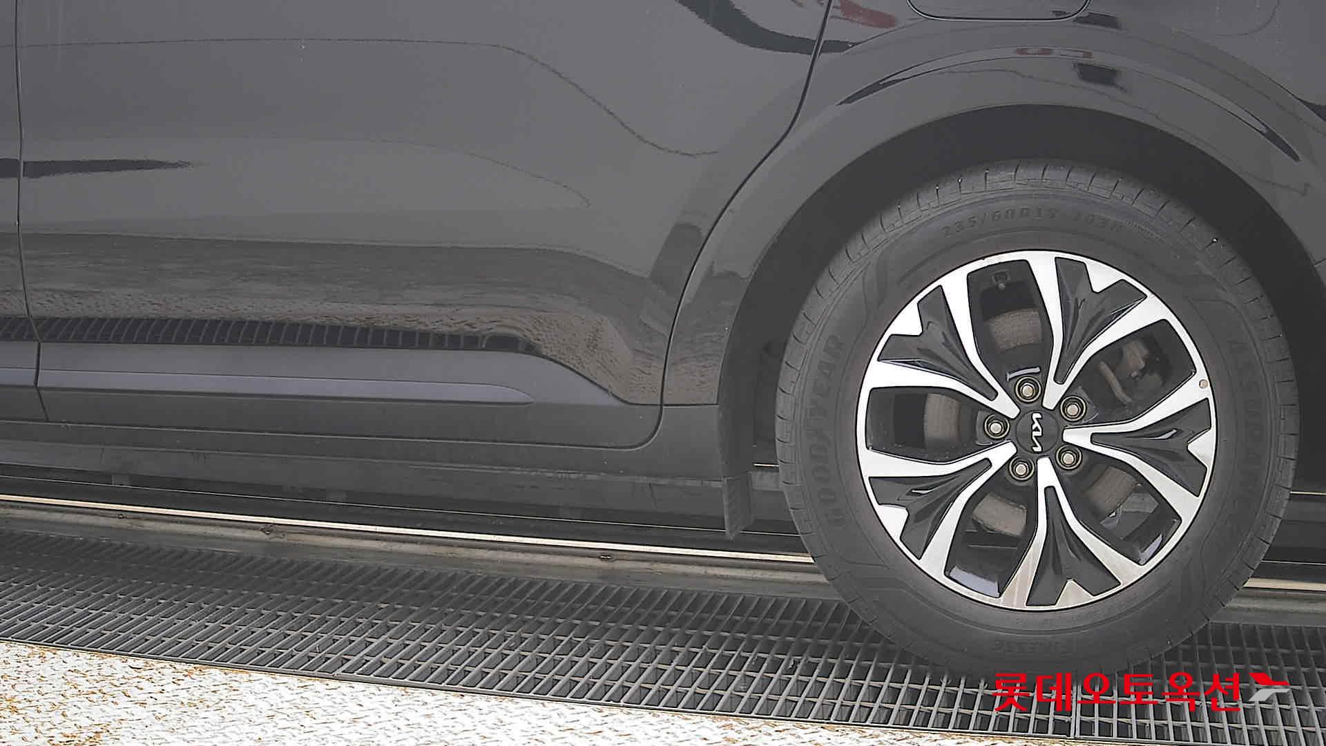 2023 - kia carnival