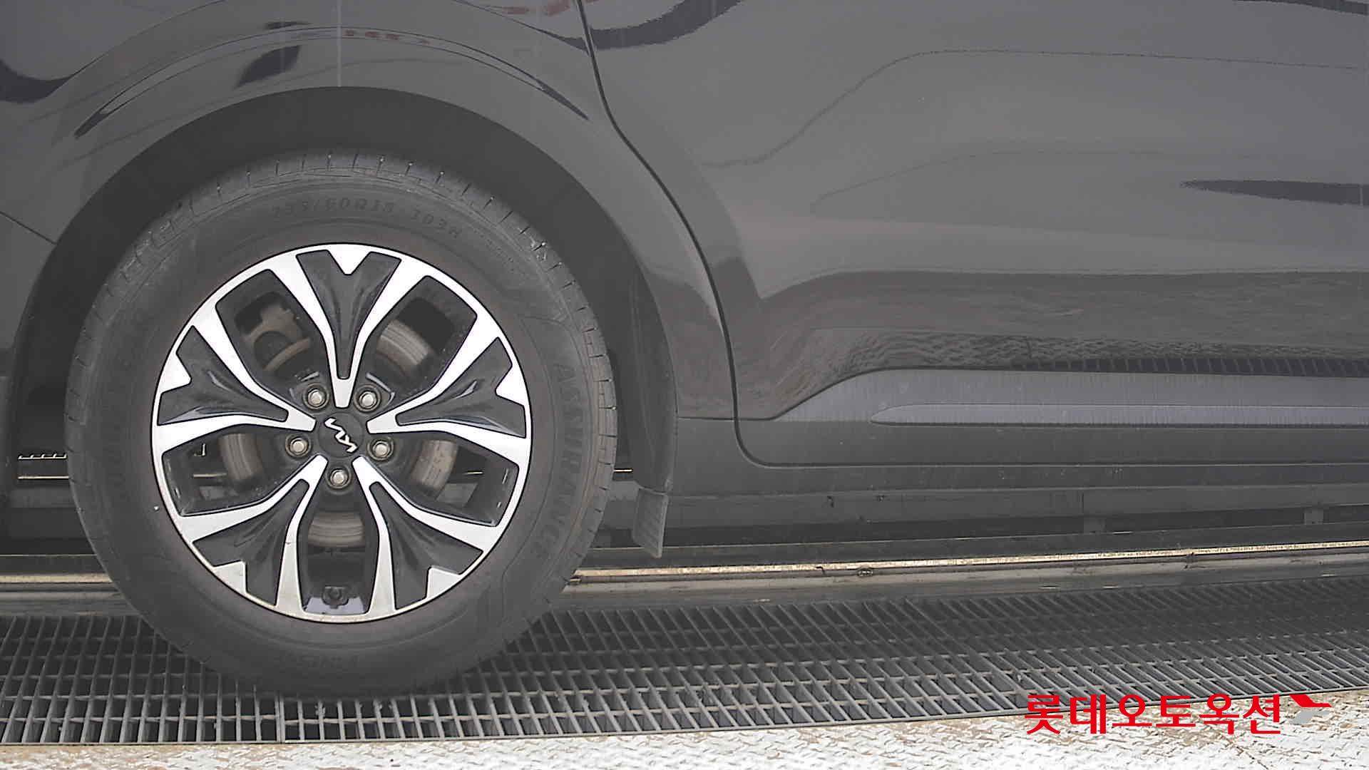2023 - kia carnival