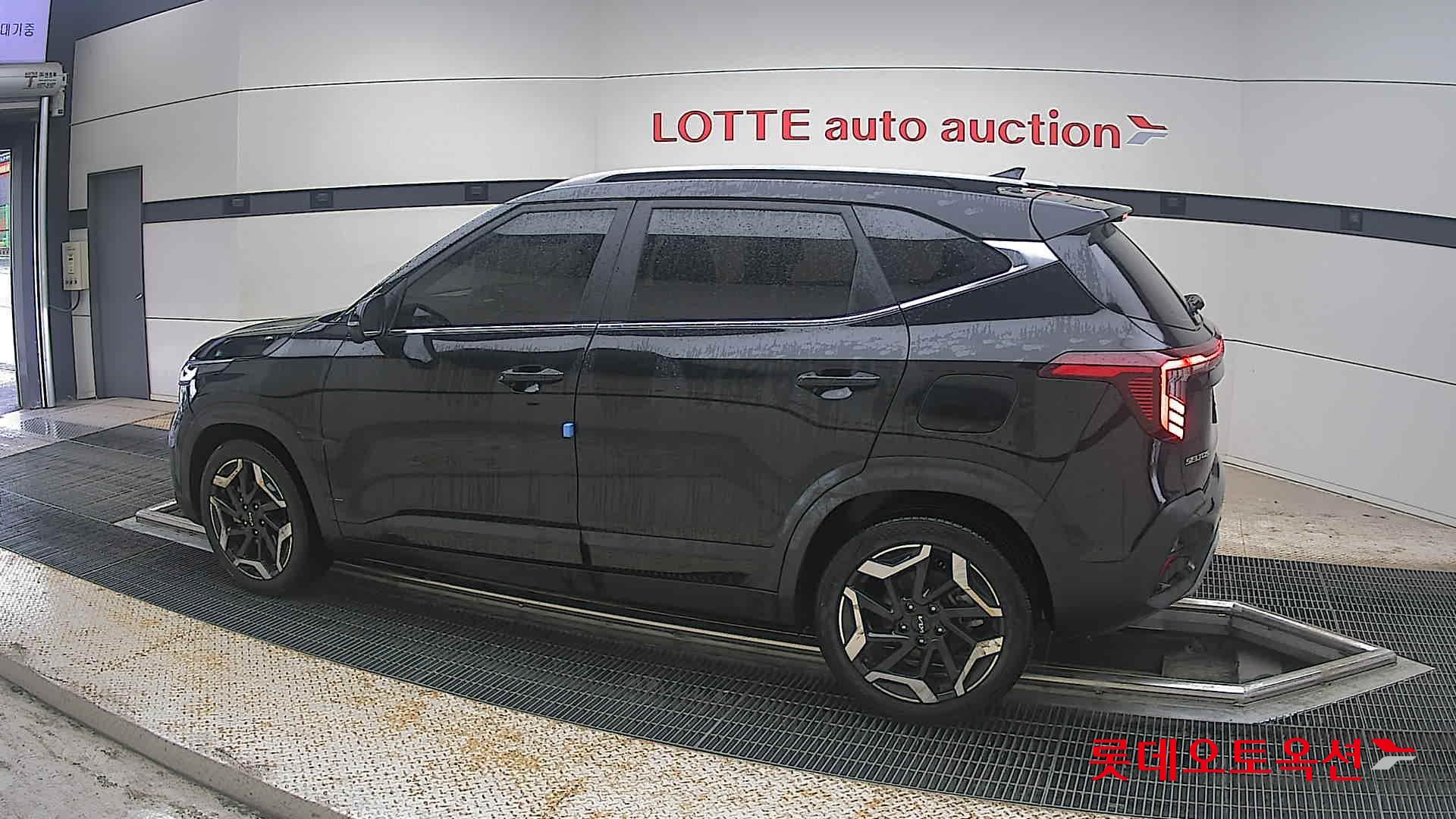 2023 - kia seltos