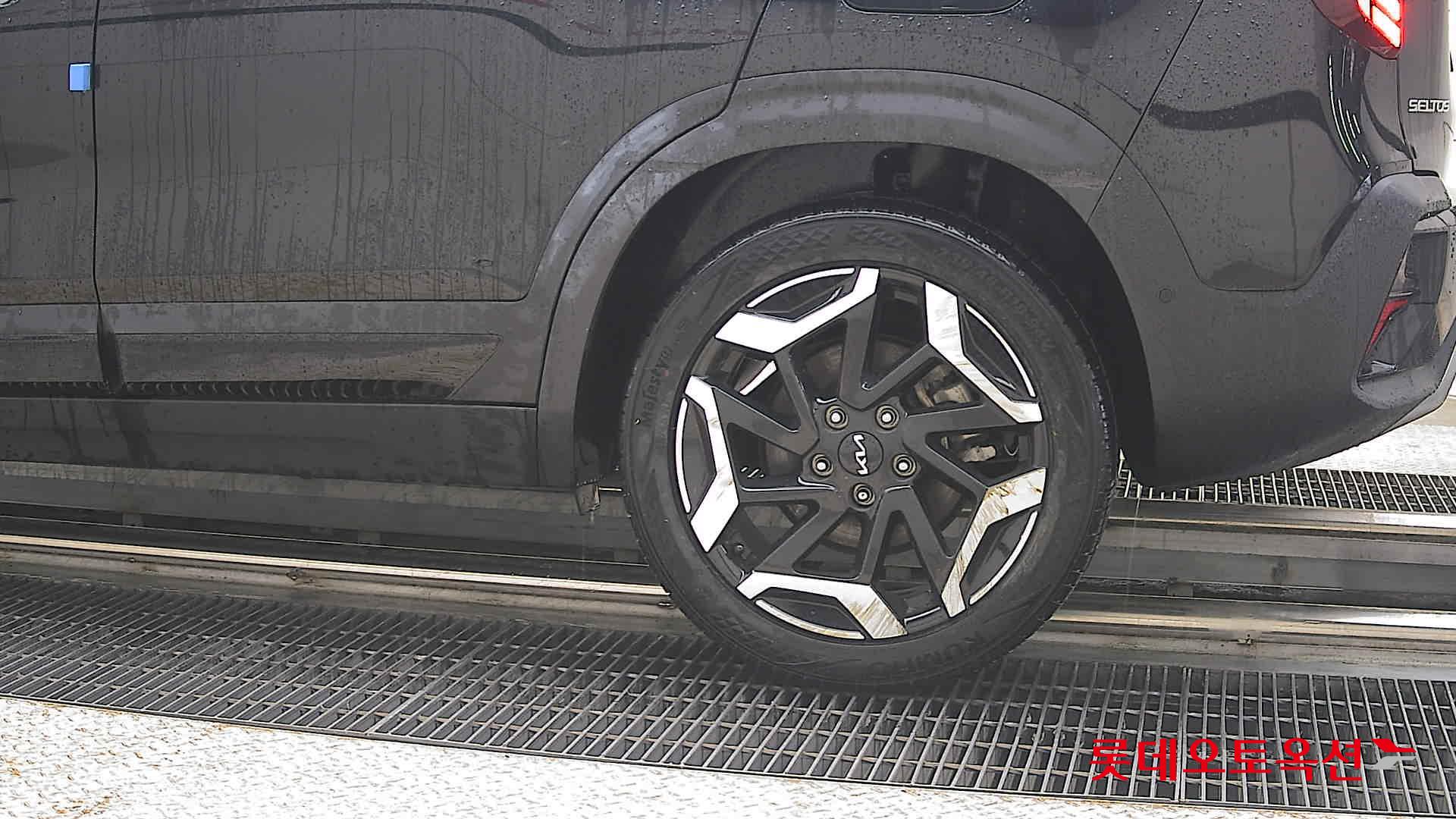 2023 - kia seltos