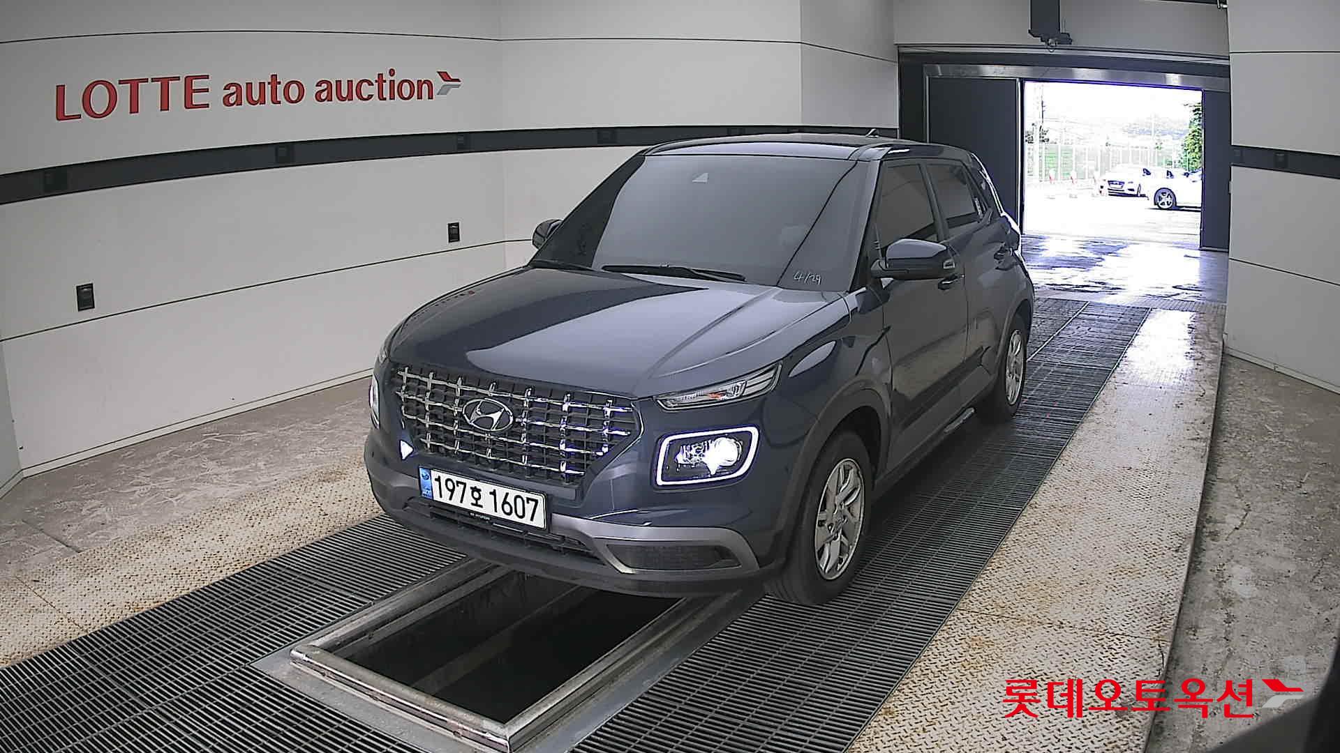 2022 - hyundai venue