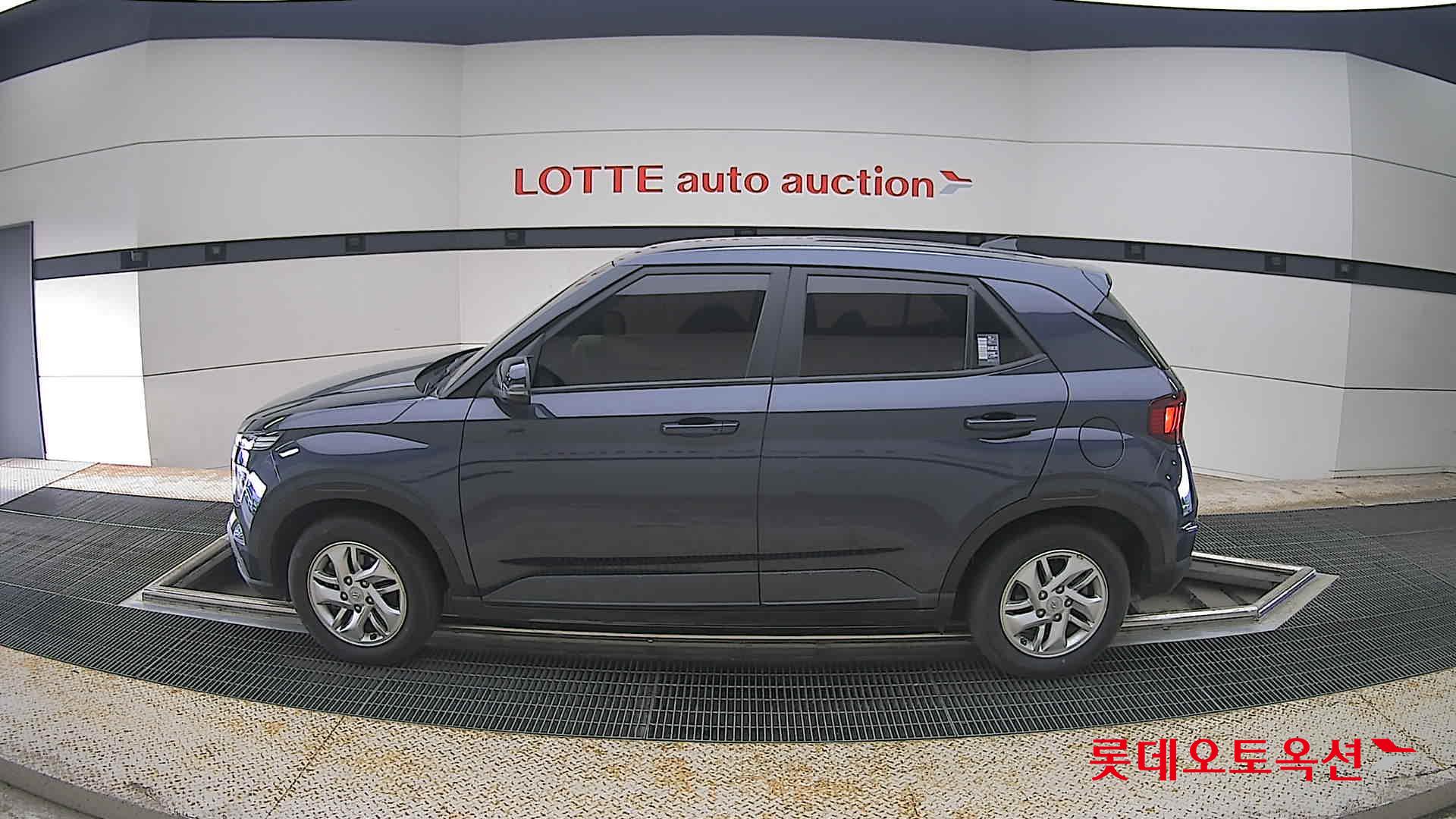 2022 - hyundai venue