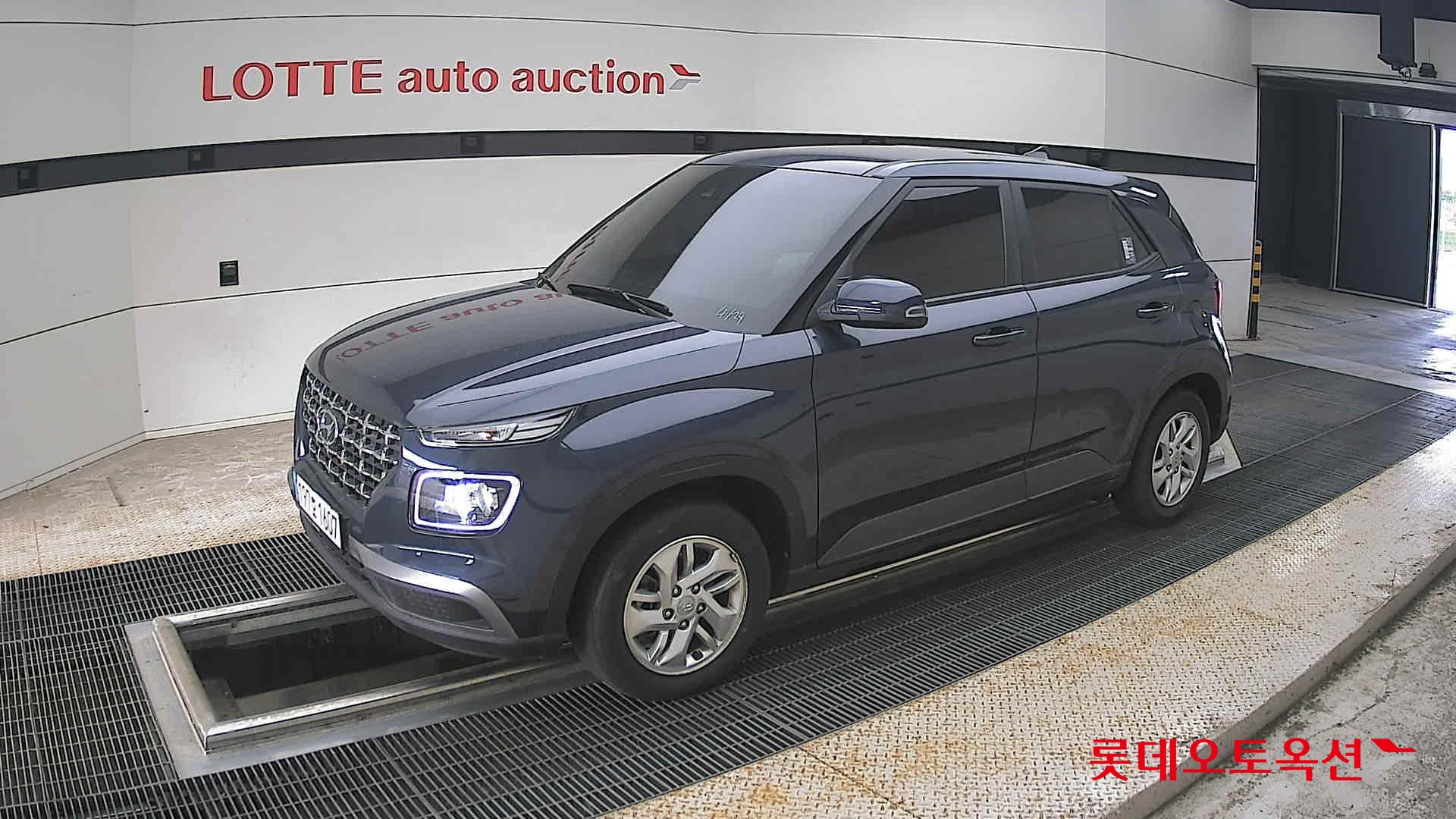 2022 - hyundai venue