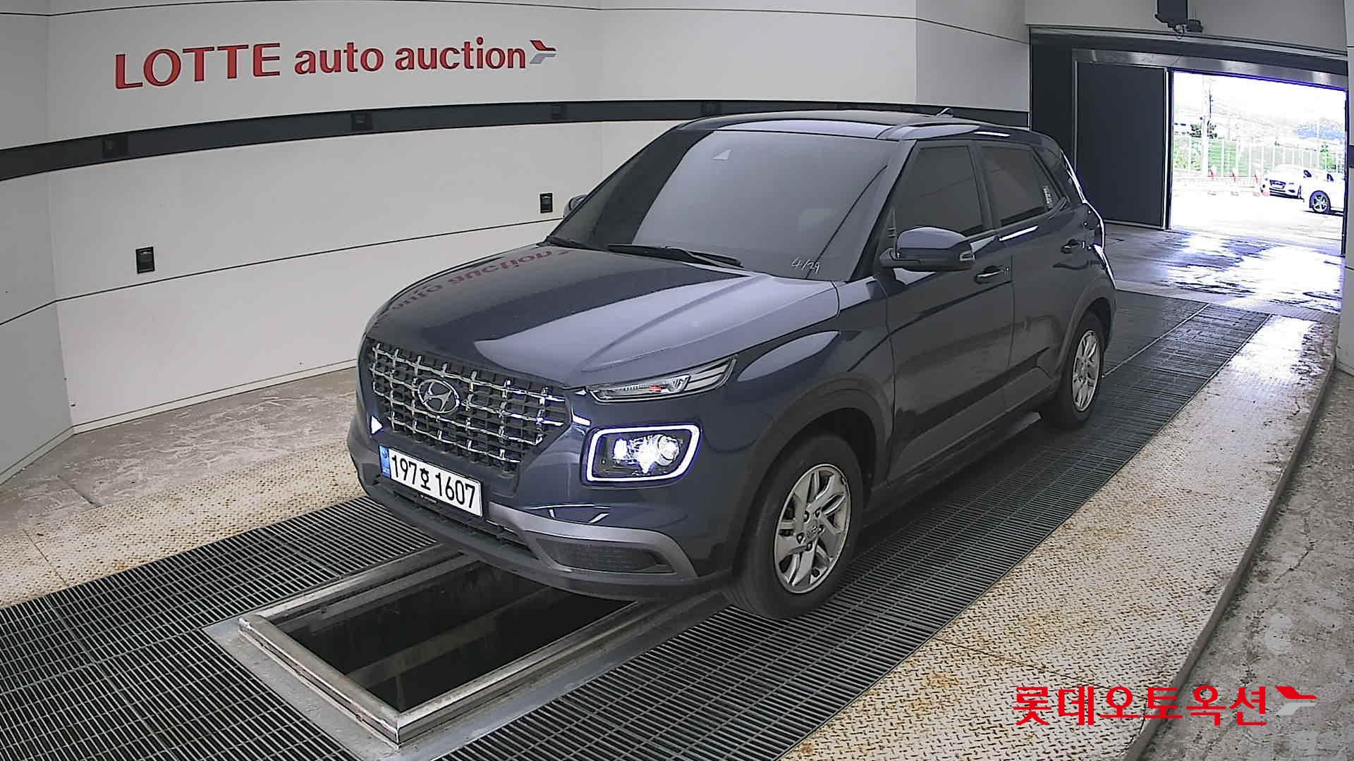 2022 - hyundai venue