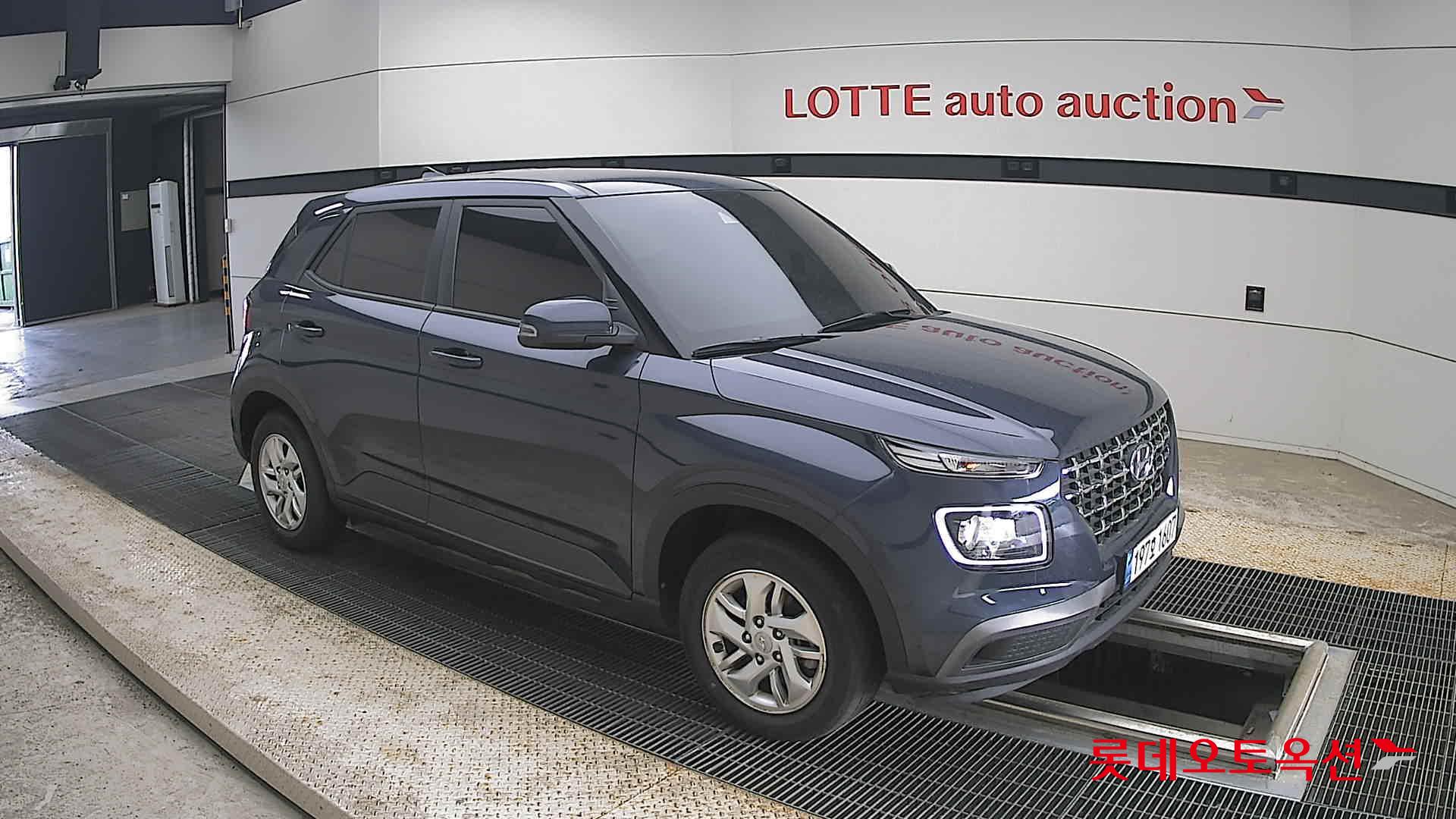 2022 - hyundai venue