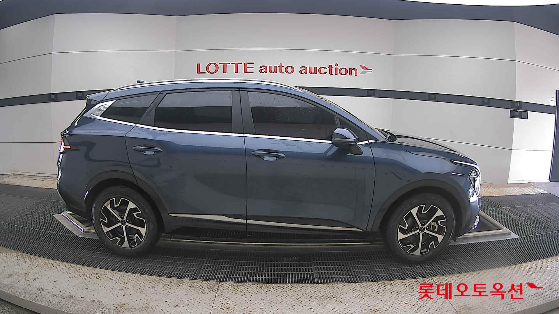 2023 - kia sportage