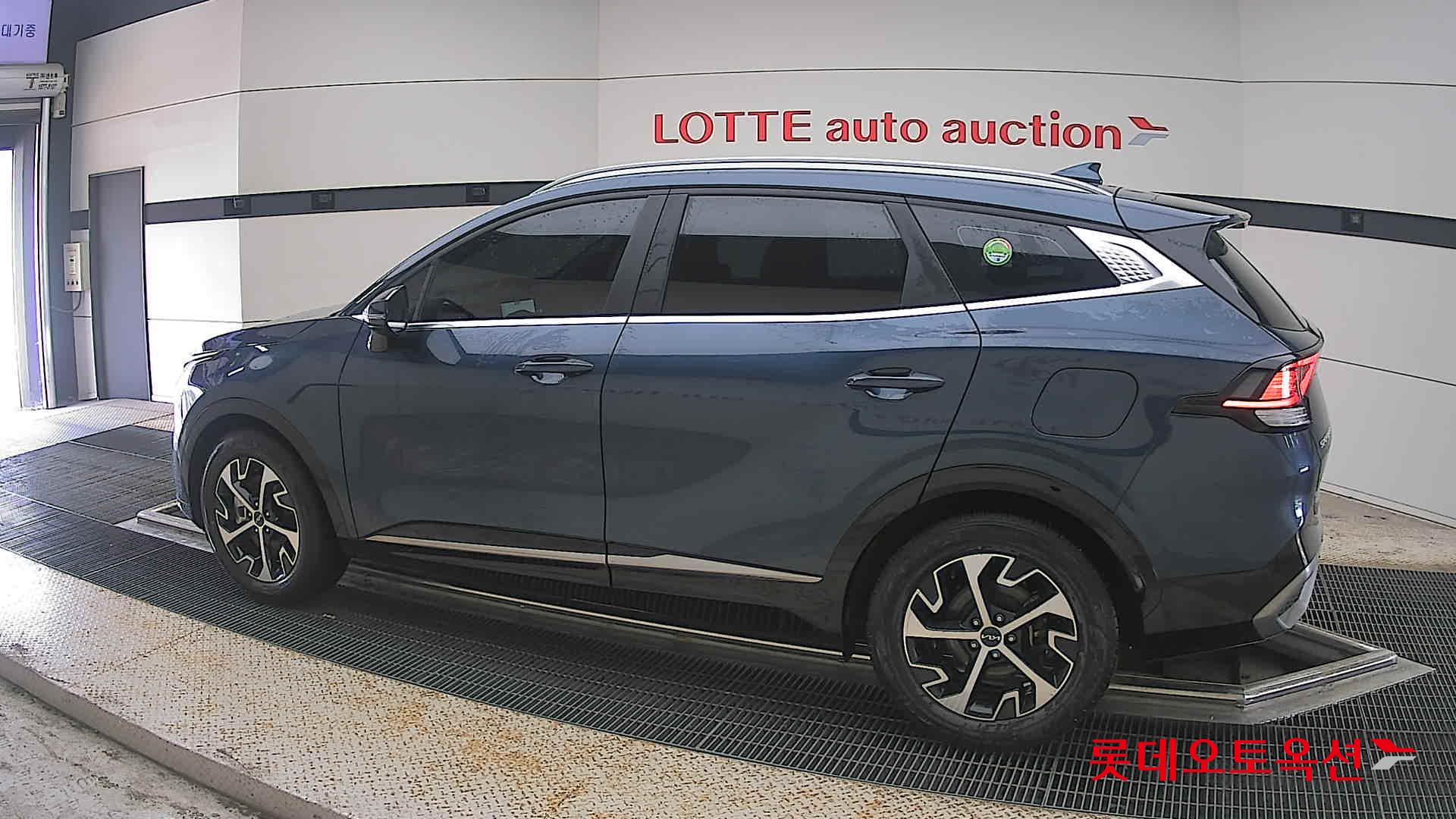 2023 - kia sportage