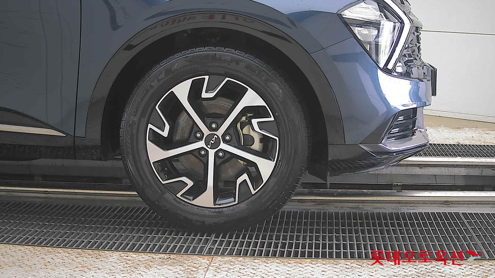 2023 - kia sportage