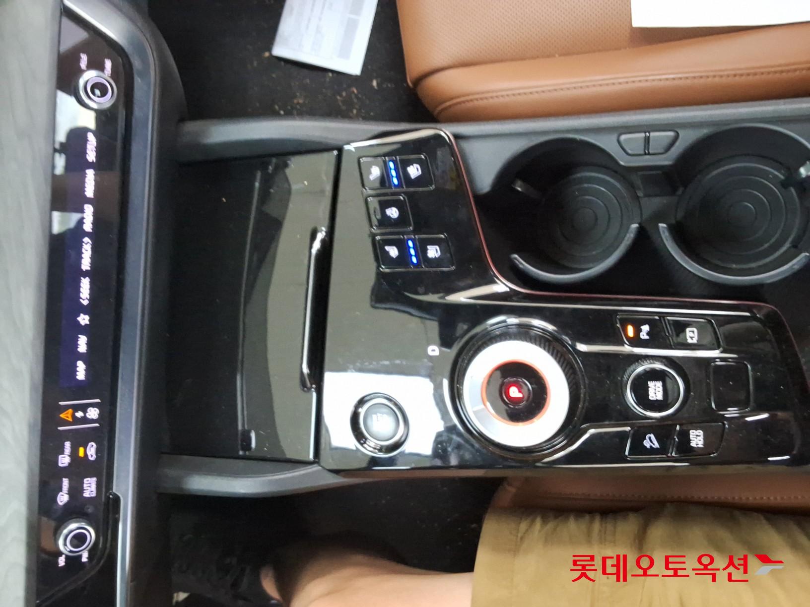 2023 - kia sportage
