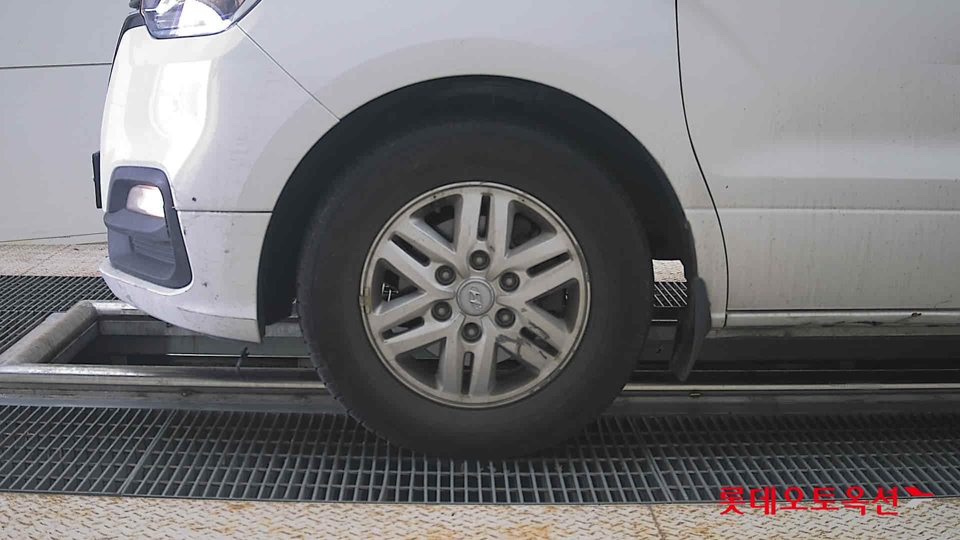 2019 - hyundai grand starex