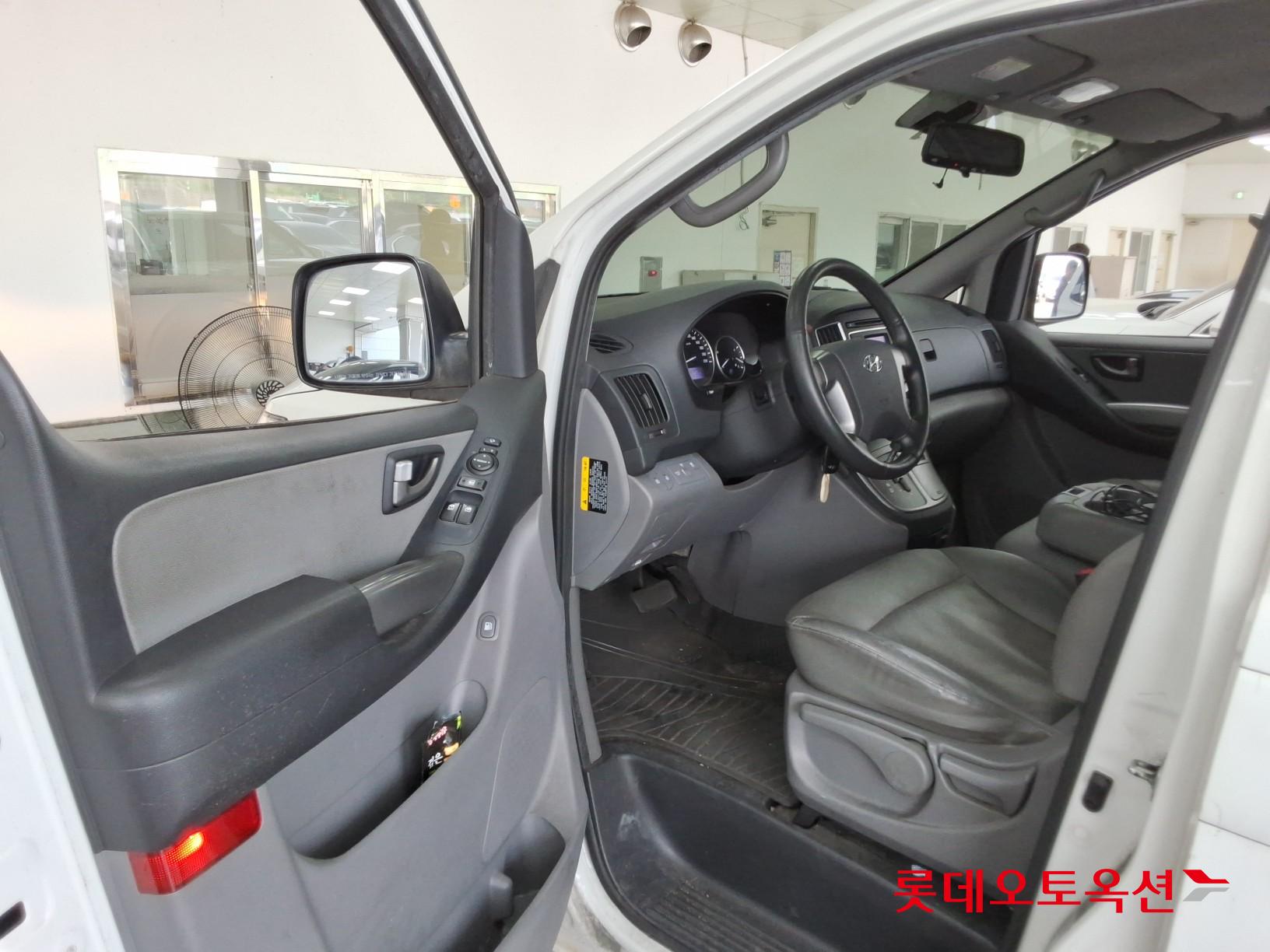 2019 - hyundai grand starex
