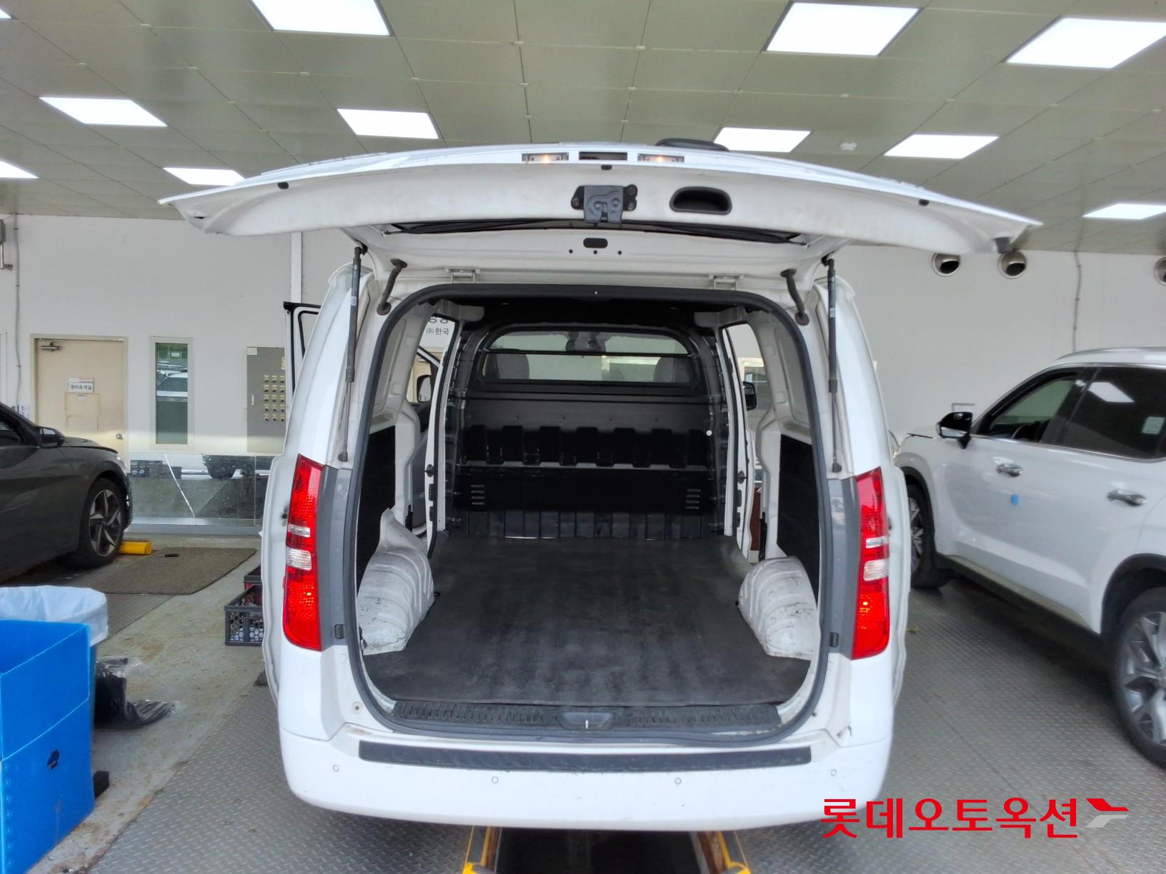 2019 - hyundai grand starex