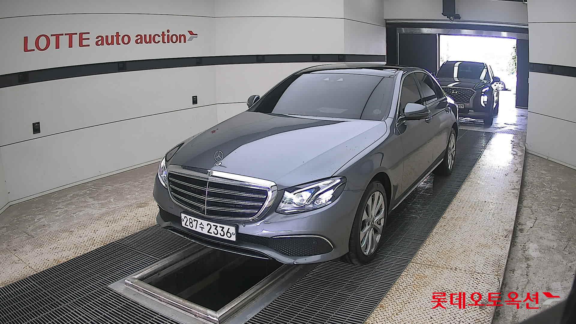 2019 - mercedes-benz e300